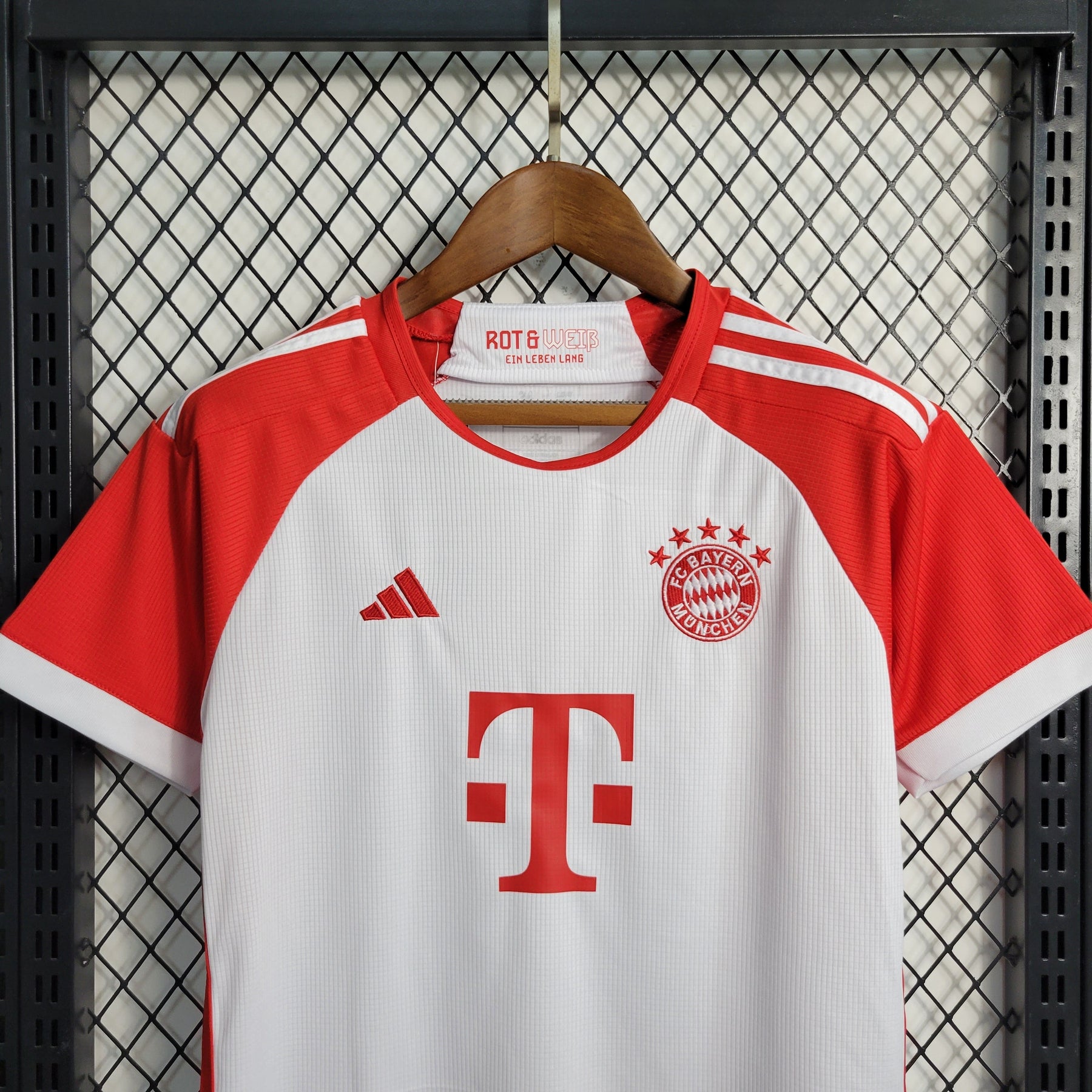 Kit Infantil Bayern de Munchen Home 2023/24 - Adidas Torcedor - Branca/Vermelha