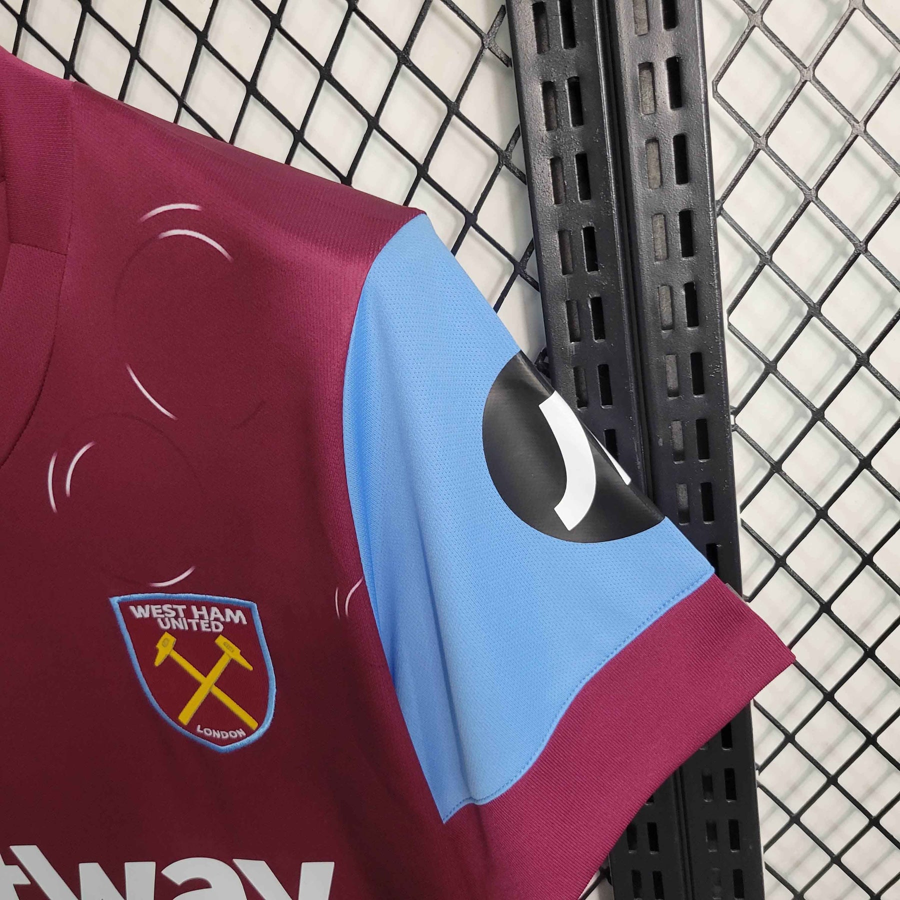 Camisa West Ham Home 2023/24 - Umbro Torcedor Masculina - Bordo/Azul