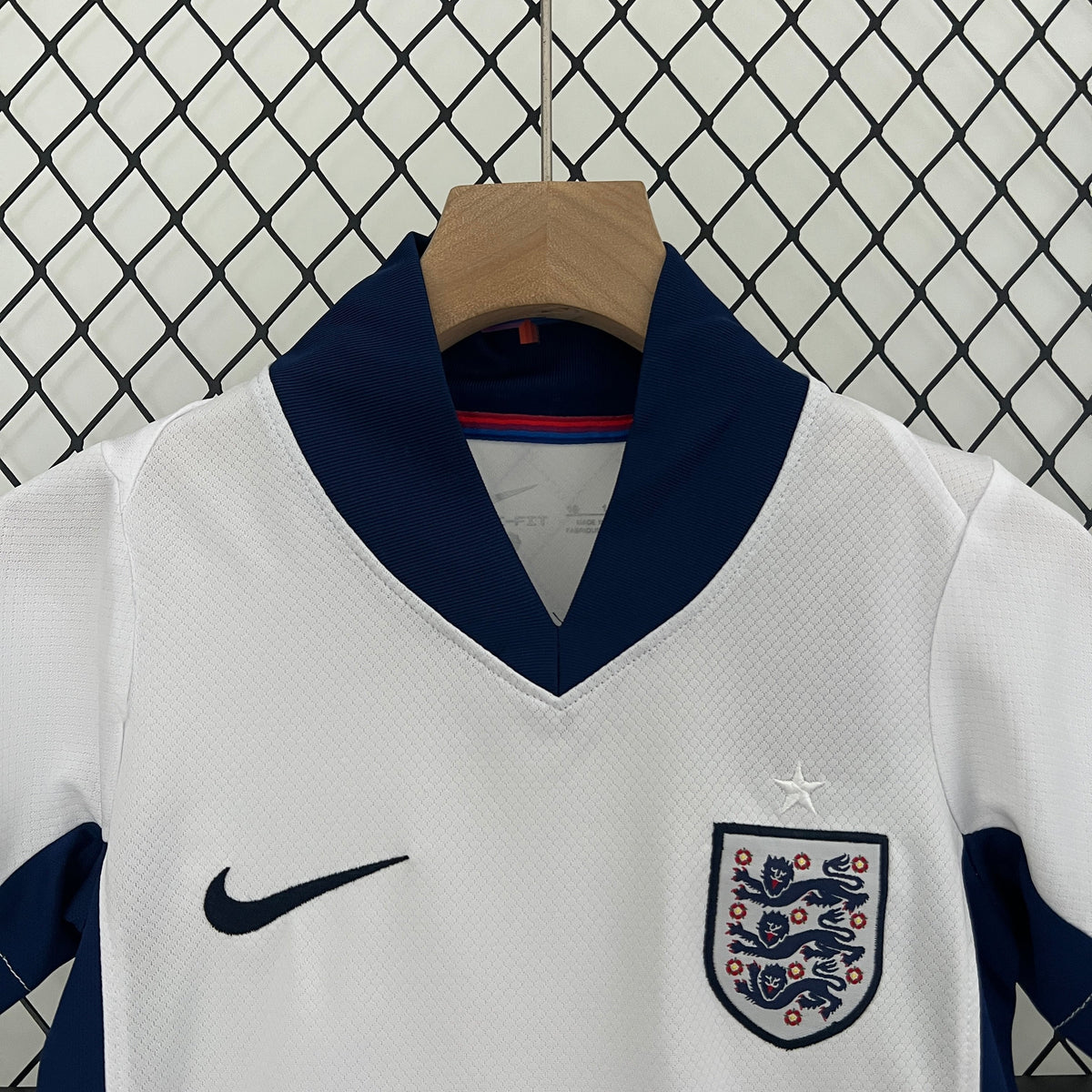 Kit Infantil Seleção Inglaterra Home 2024/25 - Nike Torcedor - Branca/Azul