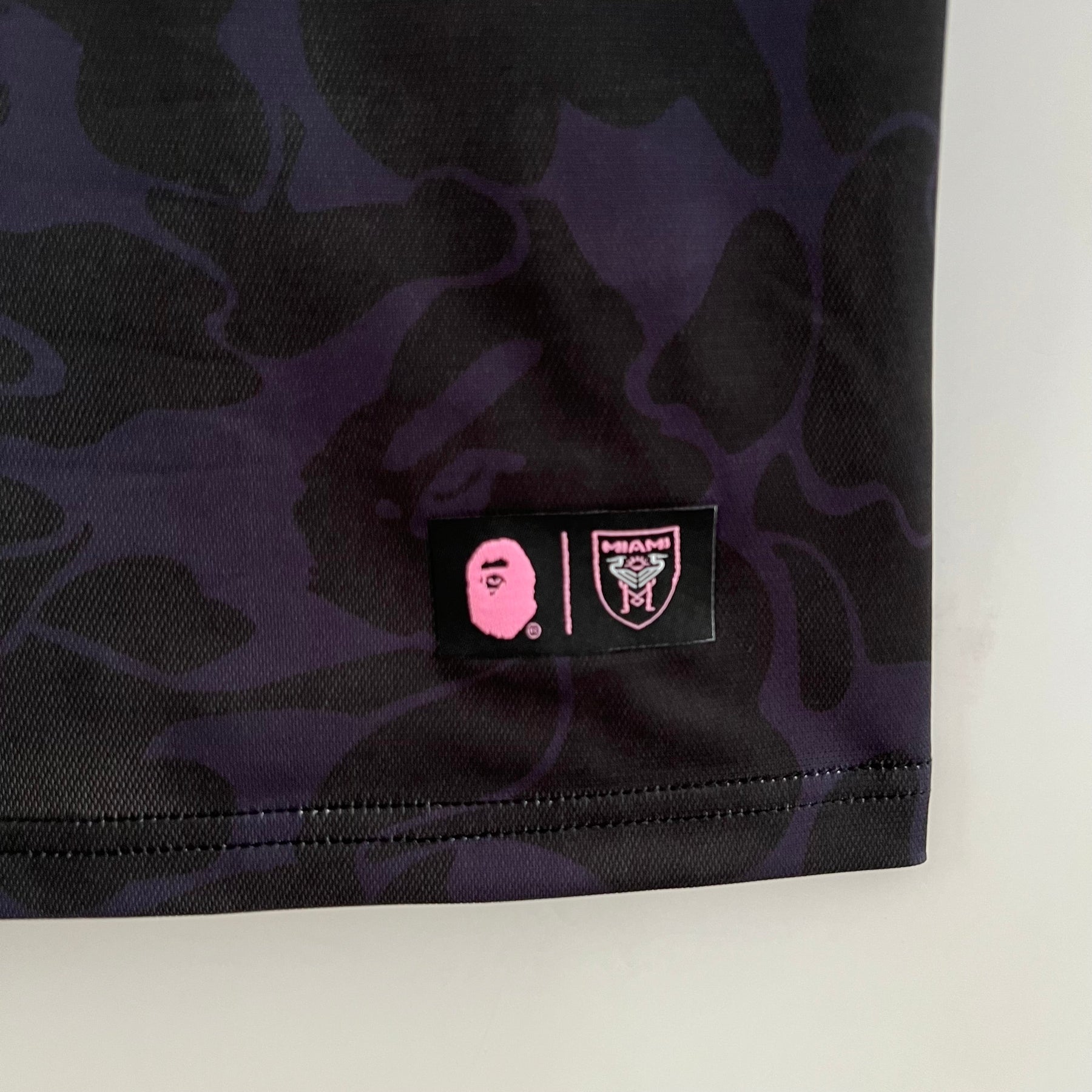 Camisa Inter Miami Edição Especial Bape 2023/24 - Bape Torcedor Masculina - Preta/Rosa