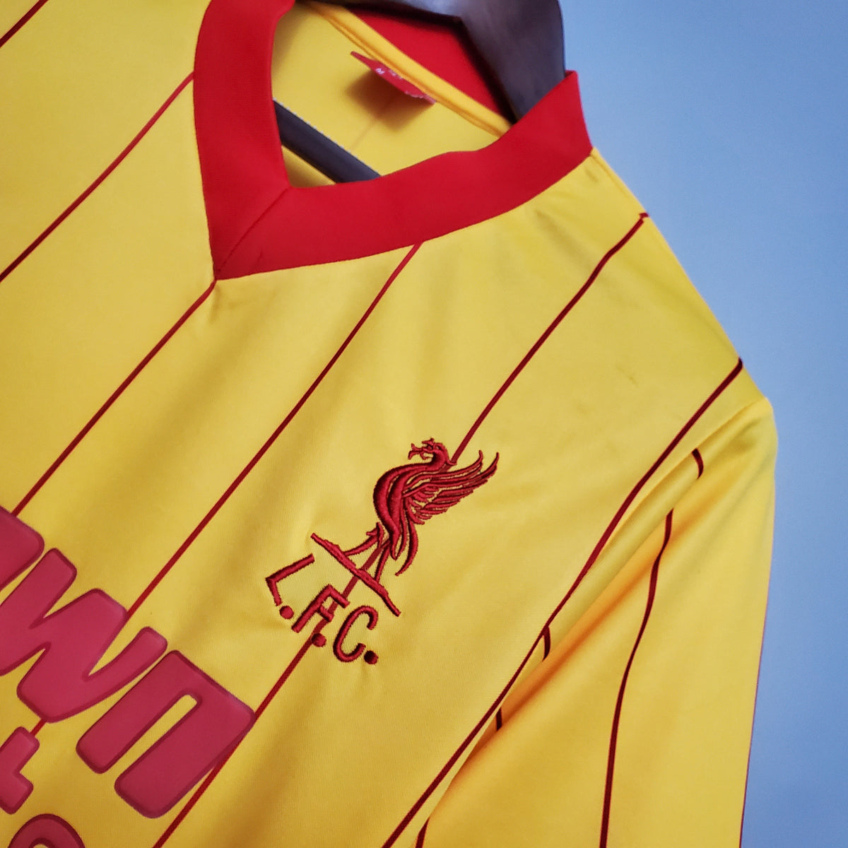 Camisa Liverpool Away 1984 - Umbro Retrô Masculina - Amarela/Vermelha