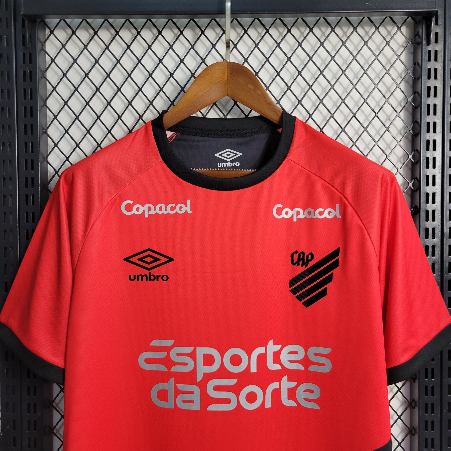 Camisa Athletico Paranaense Home 2023/24 - Umbro Torcedor Masculina - Vermelha/Preta