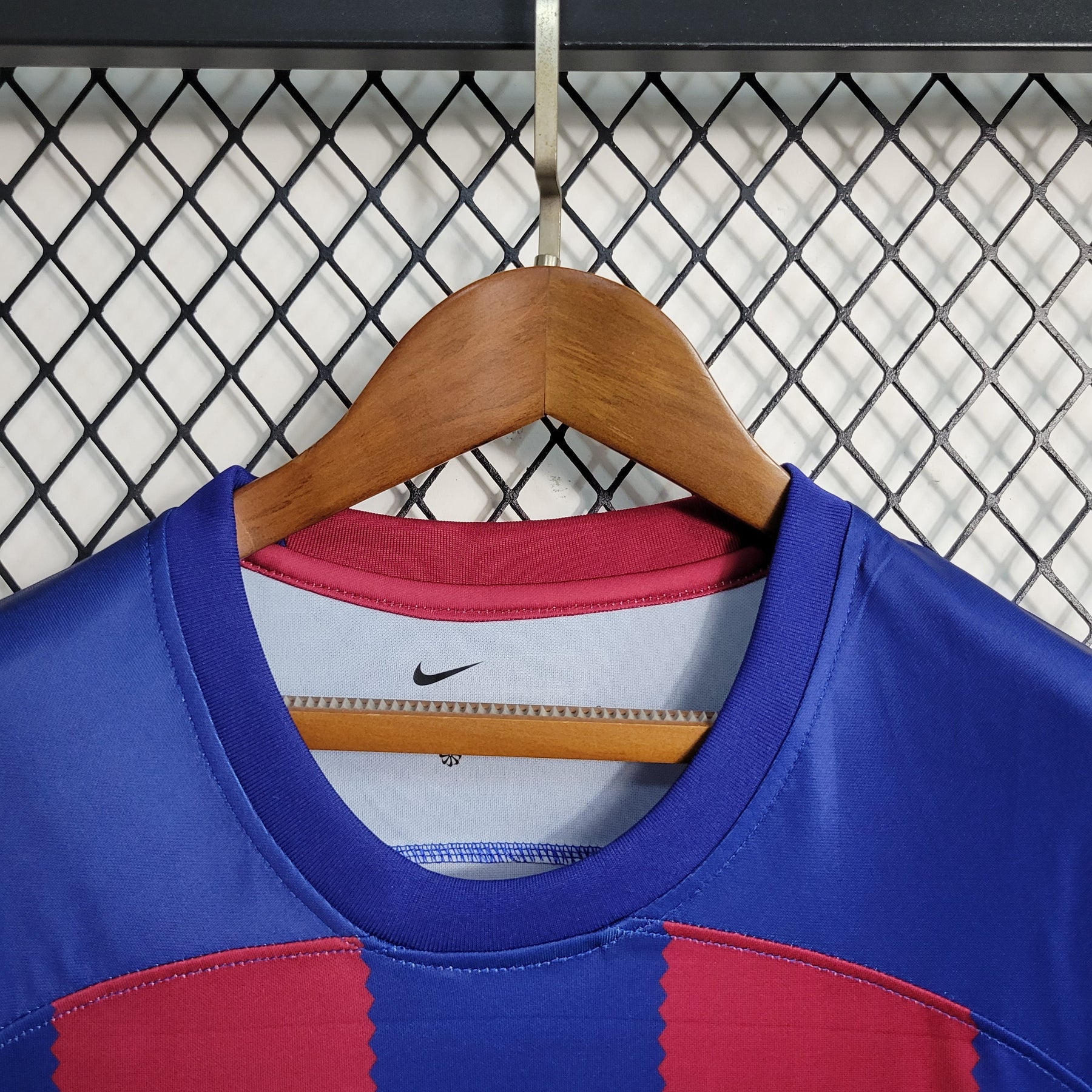 Camisa Barcelona Home 2023/24 - Nike Torcedor Feminina - Vermelha/Azul