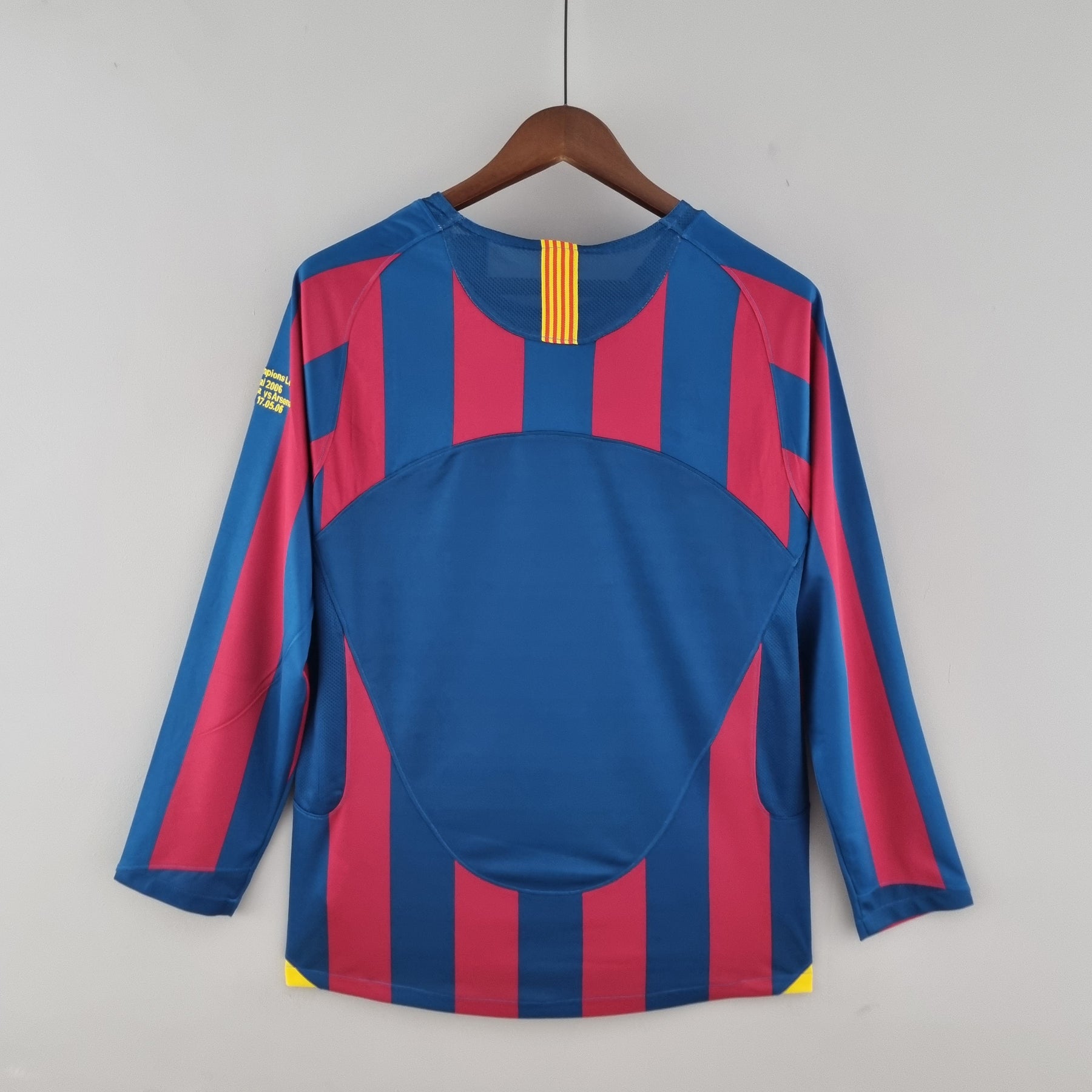 Camisa Manga Longa Barcelona Home 2005/06 - Nike Retrô Masculina - Vermelha/Azul