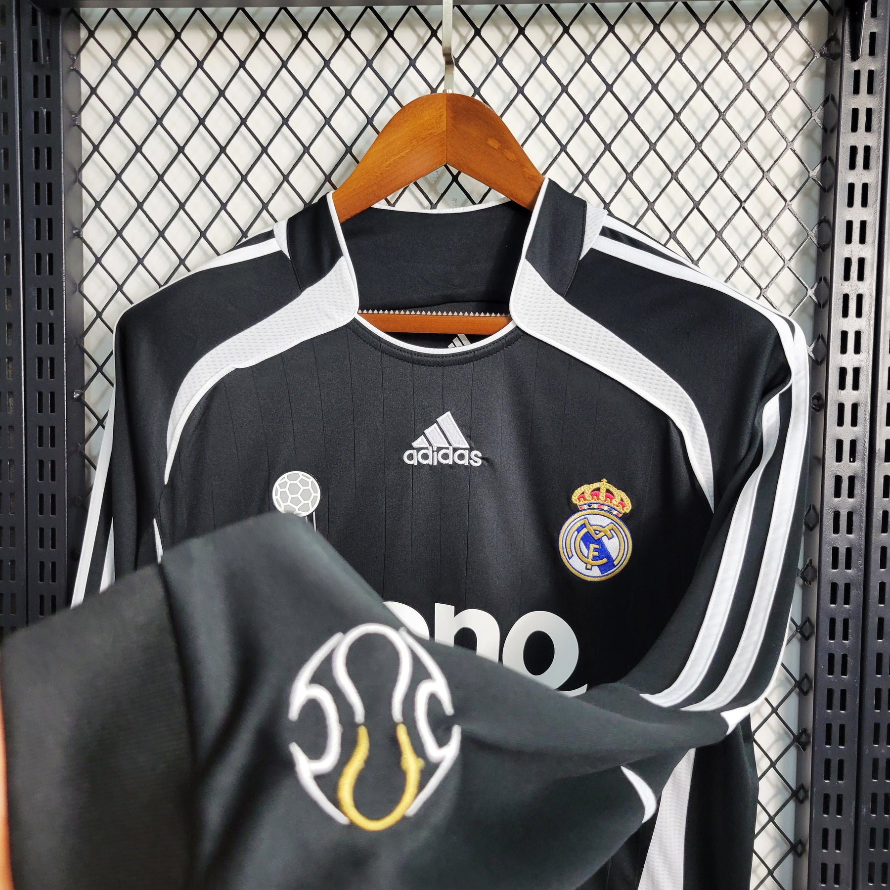 Camisa Real Madrid Manga Longa 2006/07 - Adidas Retrô Masculina - Preta/Branca