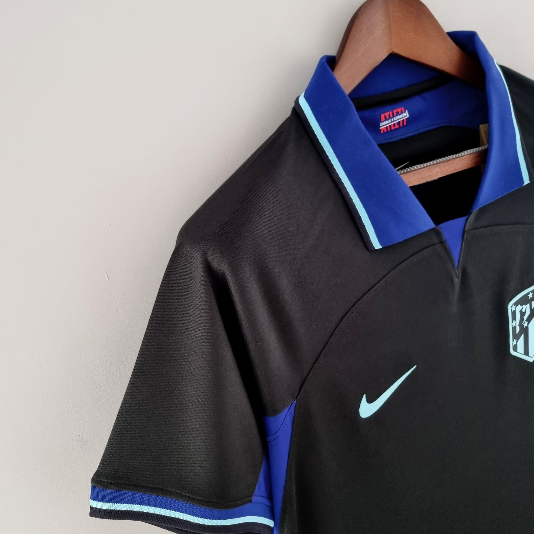 Camisa Atlético de Madrid Away 2022/23 - Nike Torcedor Masculina - Preta/Azul