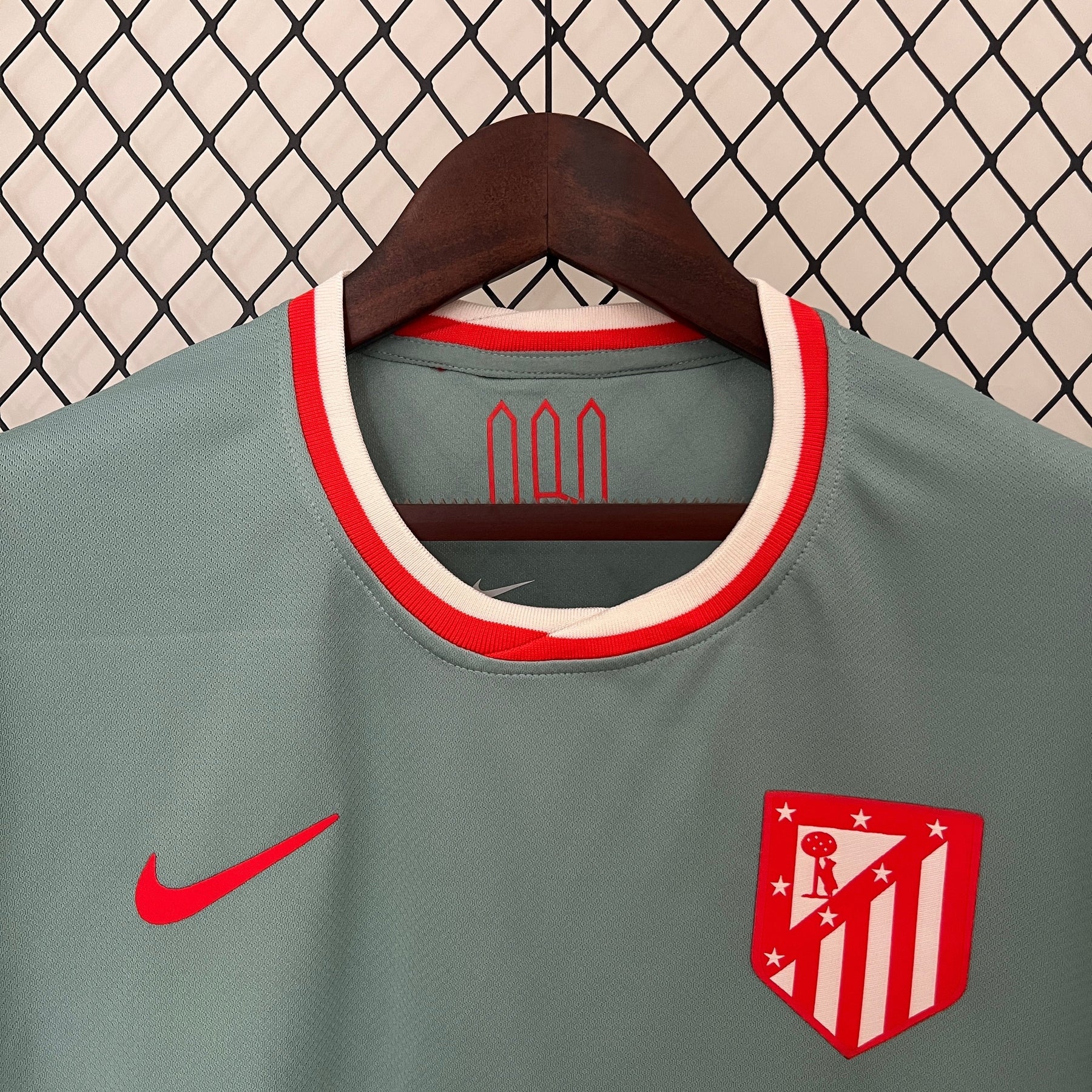 Camisa Atlético de Madrid Away 2024/25 - Nike Torcedor Masculina - Cinza/Vermelha