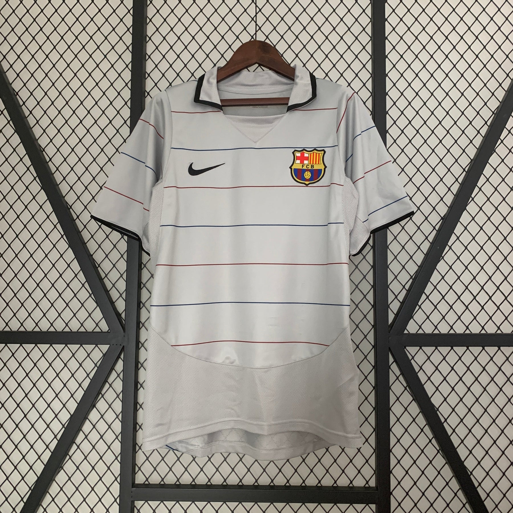 Camisa Barcelona Away 2003/04 - Nike Retrô Masculina - Cinza