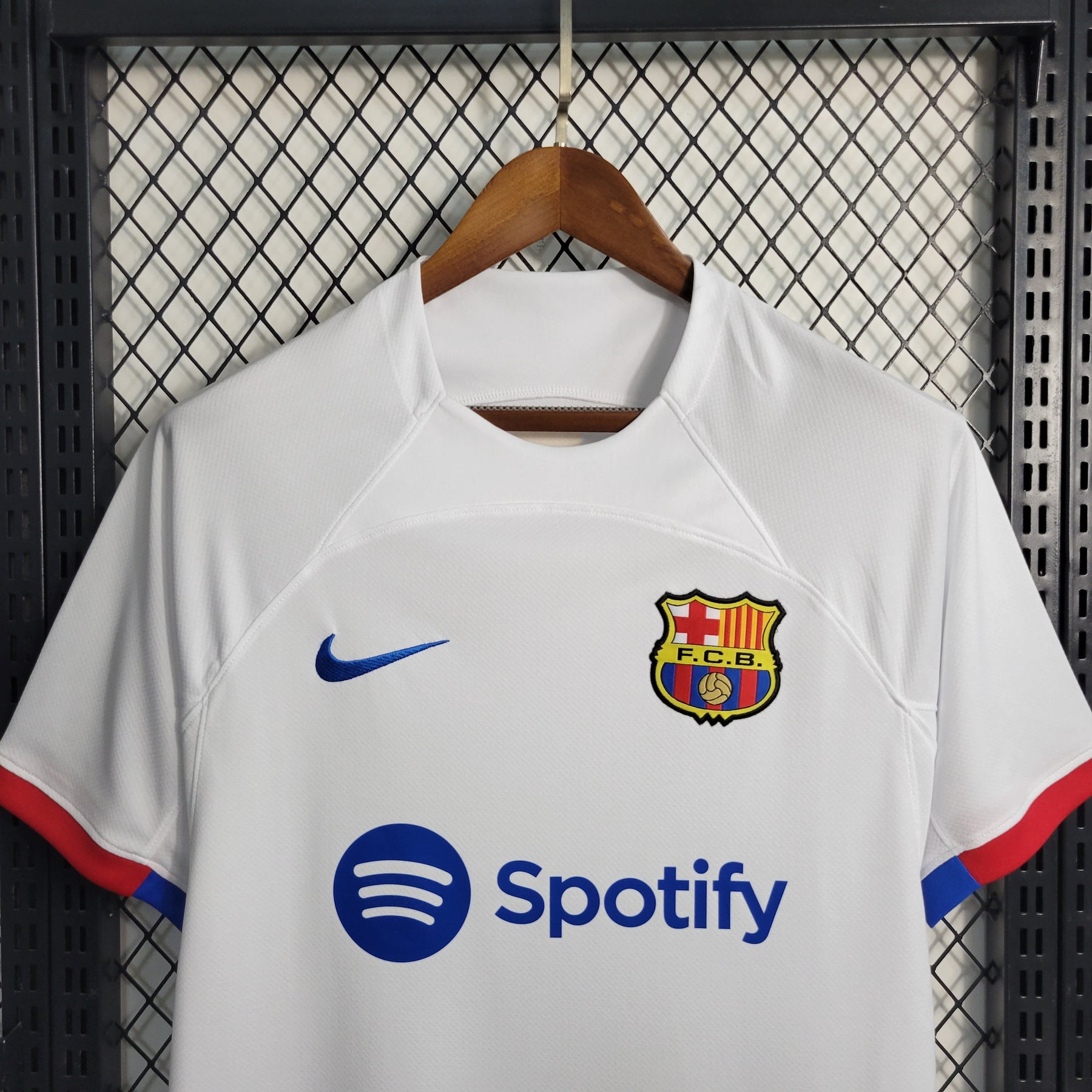 Camisa Barcelona Away 2023/24 - Nike Torcedor Masculina - Branca/Azul