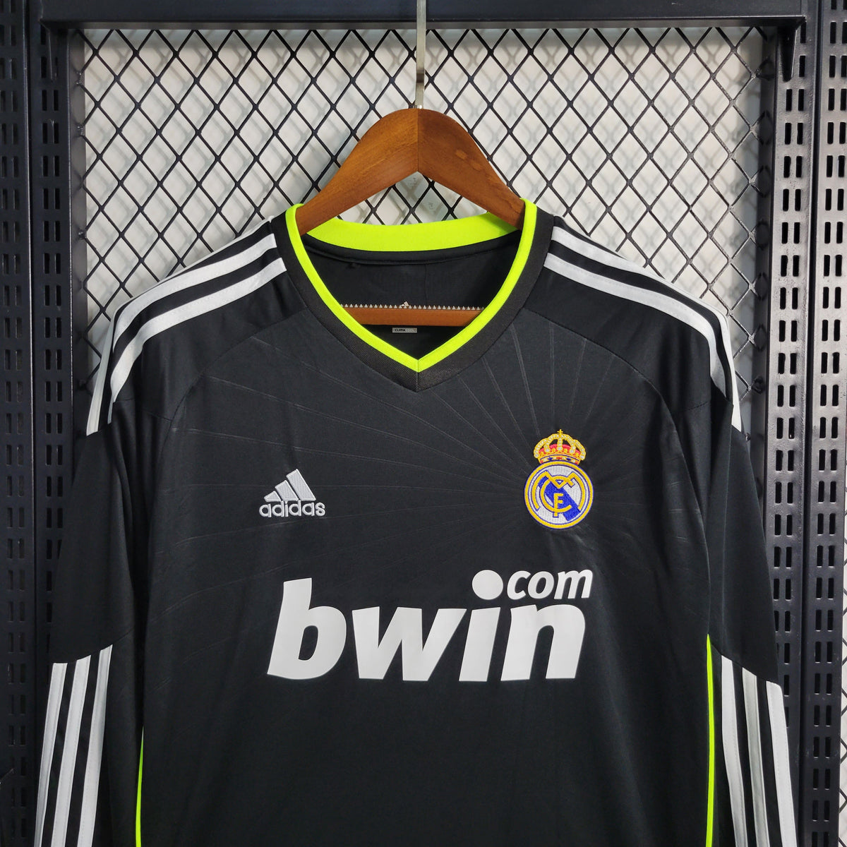 Camisa Manga Longa Real Madrid Away 2010/11 - Adidas Retrô Masculina - Preta/Verde