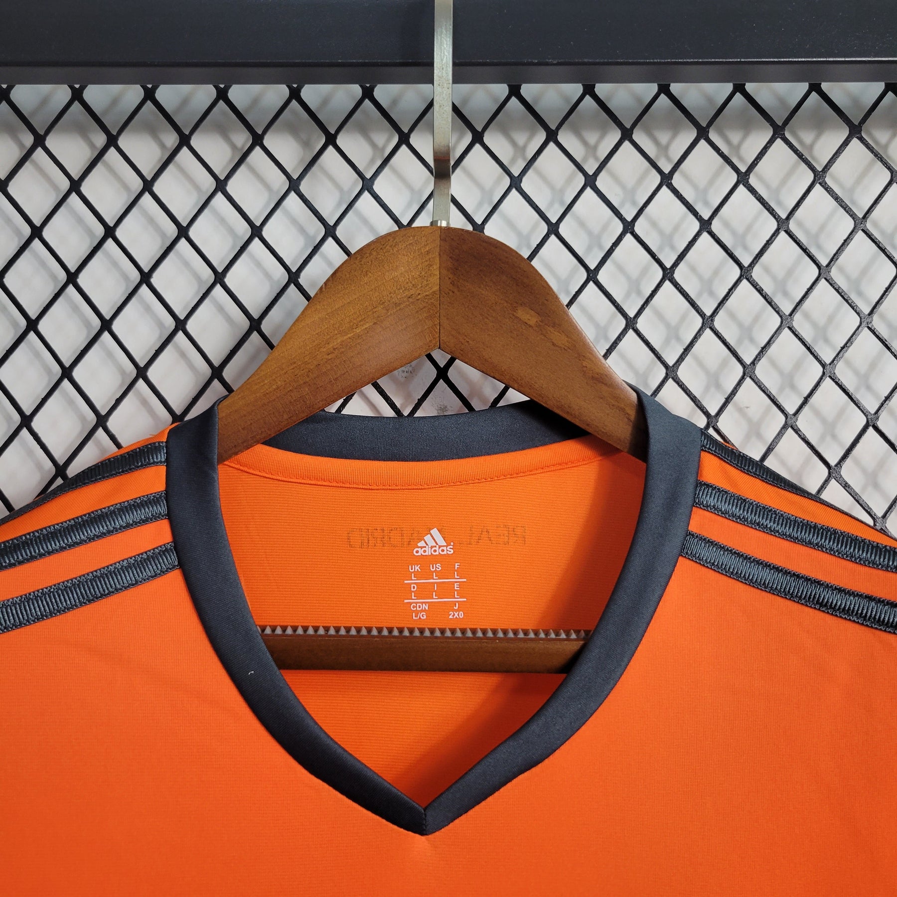 Camisa Manga Longa Real Madrid Away 2013/14 - Adidas Retrô Masculina - Laranja/Preta