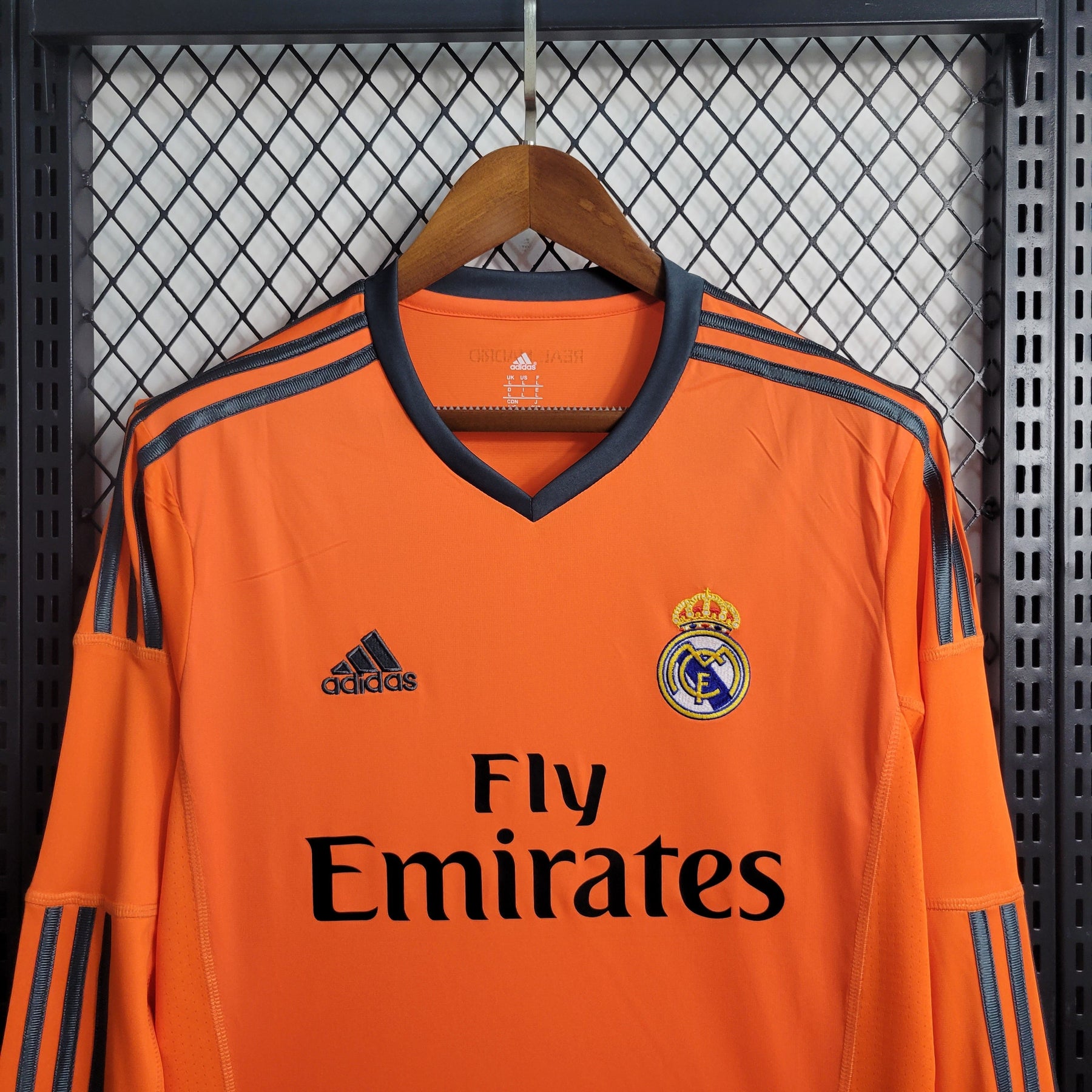 Camisa Manga Longa Real Madrid Away 2013/14 - Adidas Retrô Masculina - Laranja/Preta