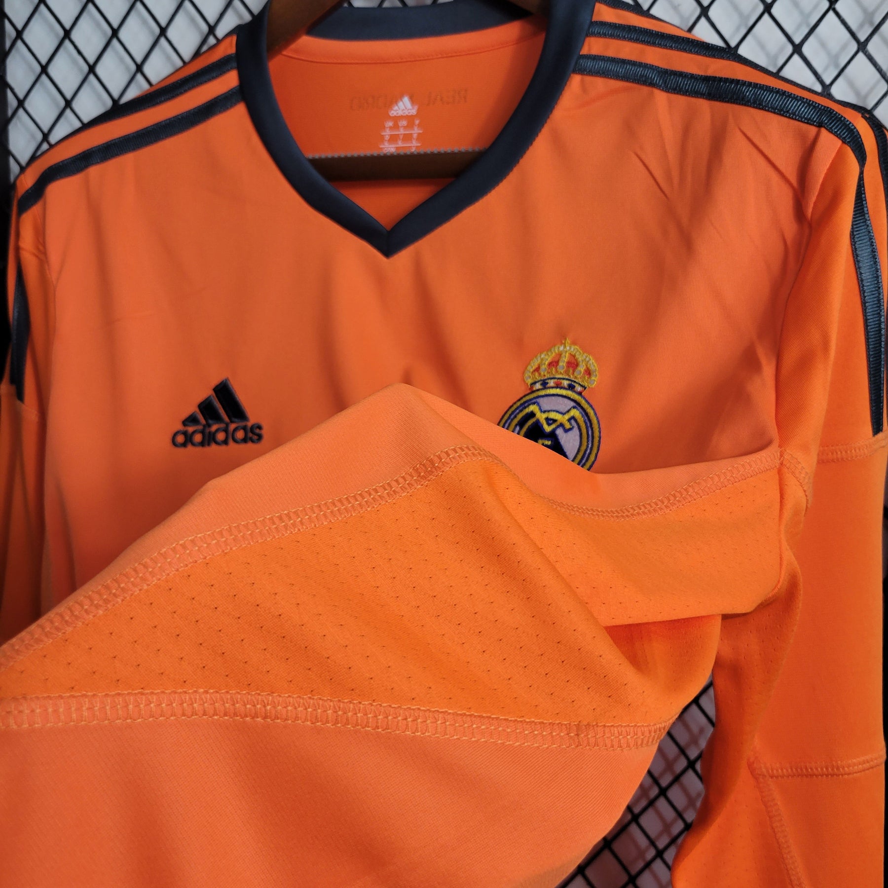 Camisa Manga Longa Real Madrid Away 2013/14 - Adidas Retrô Masculina - Laranja/Preta