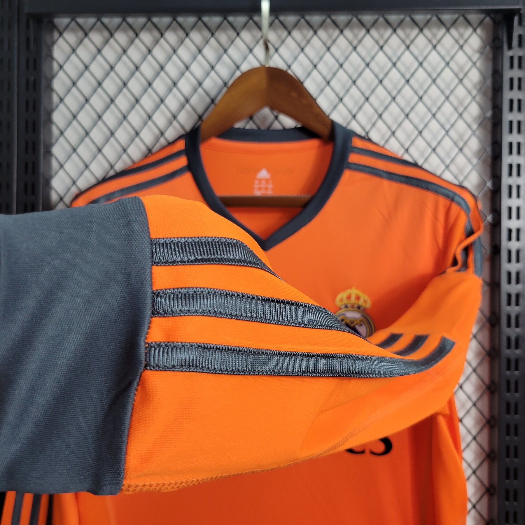 Camisa Manga Longa Real Madrid Away 2013/14 - Adidas Retrô Masculina - Laranja/Preta