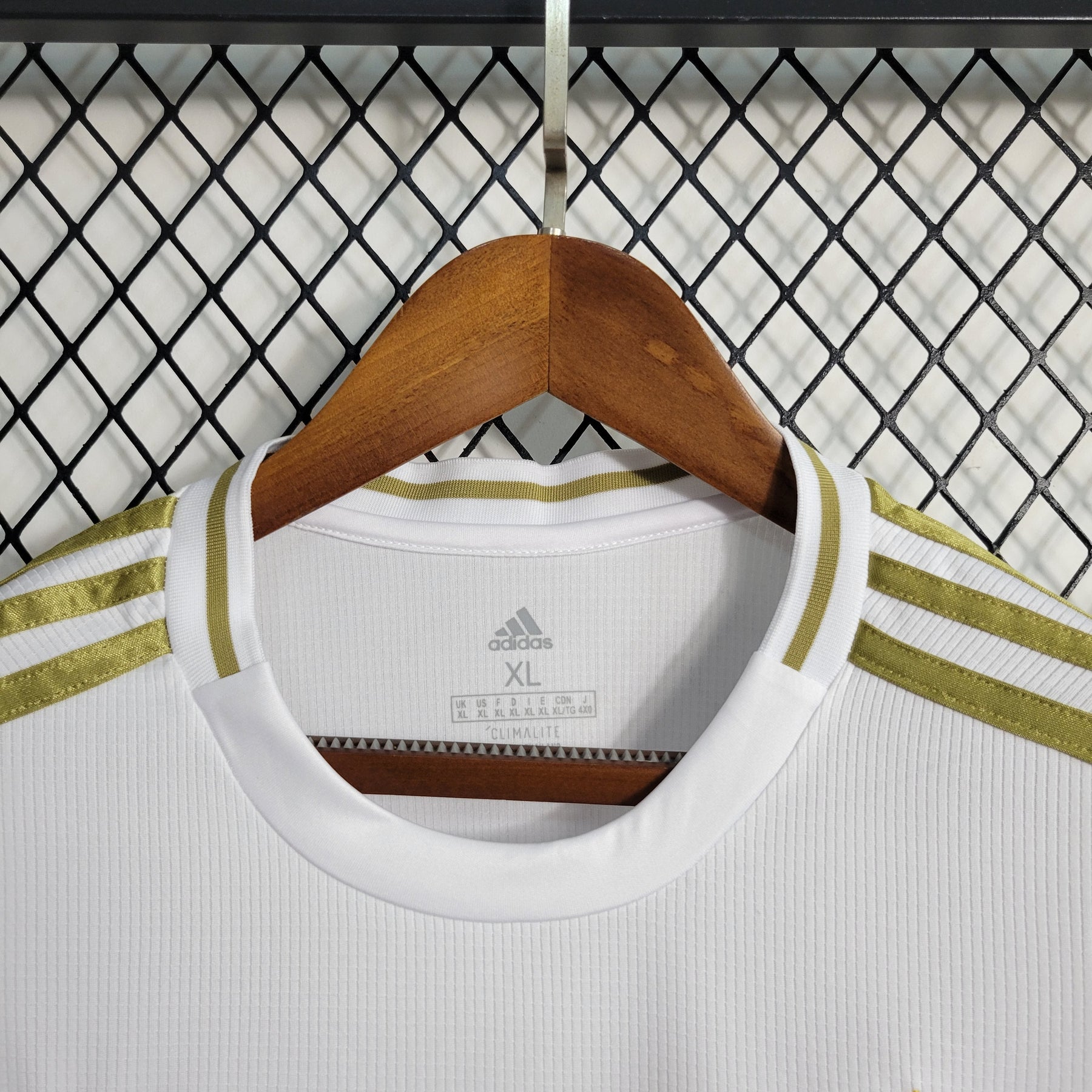 Camisa Manga Longa Real Madrid Home 2019/20 - Adidas Retrô Masculina - Branca/Dourada