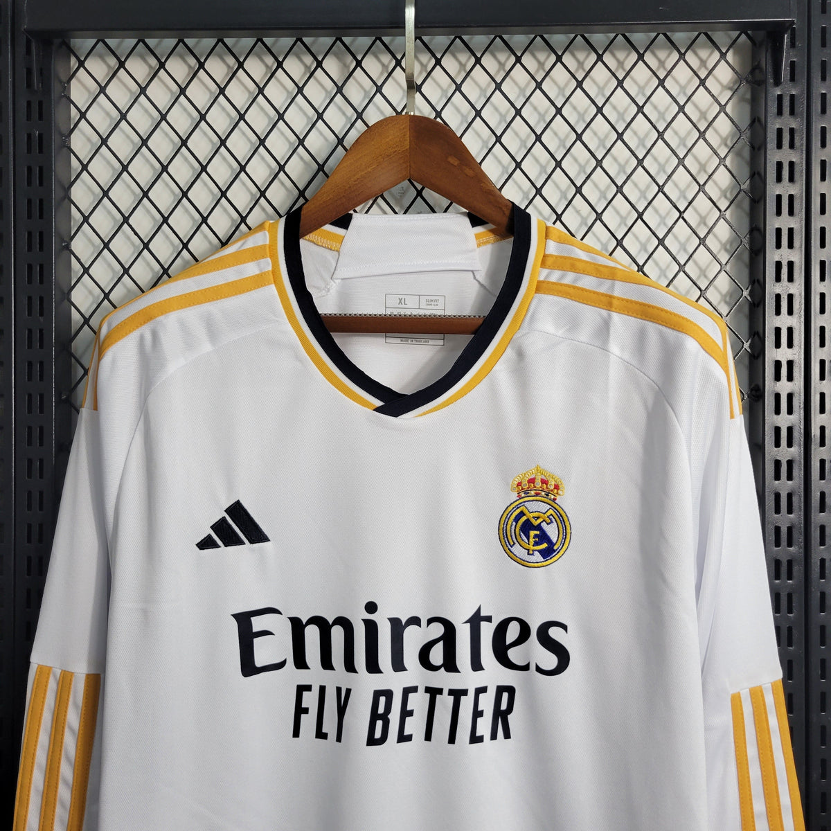 Camisa Manga Longa Real Madrid Home 2023/24 - Adidas Torcedor Masculina - Branca/Amarela