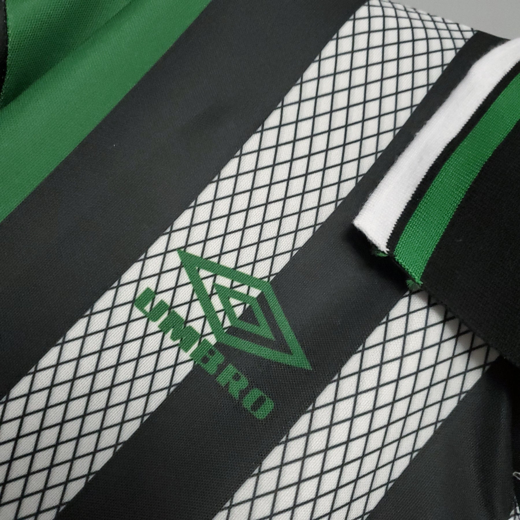 Camisa Celtic Away 1994/96 - Umbro Retrô Masculina - Preta/Verde