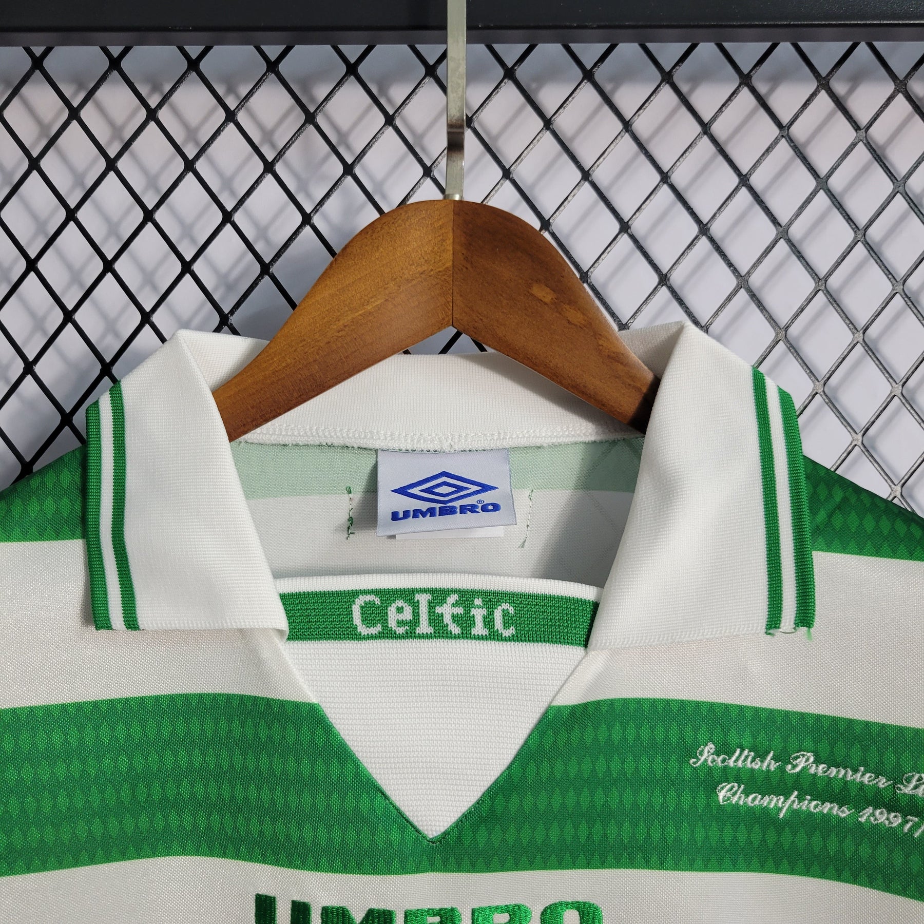 Camisa Celtic Home 1998/99 - Umbro Retrô Masculina - Branca/Verde