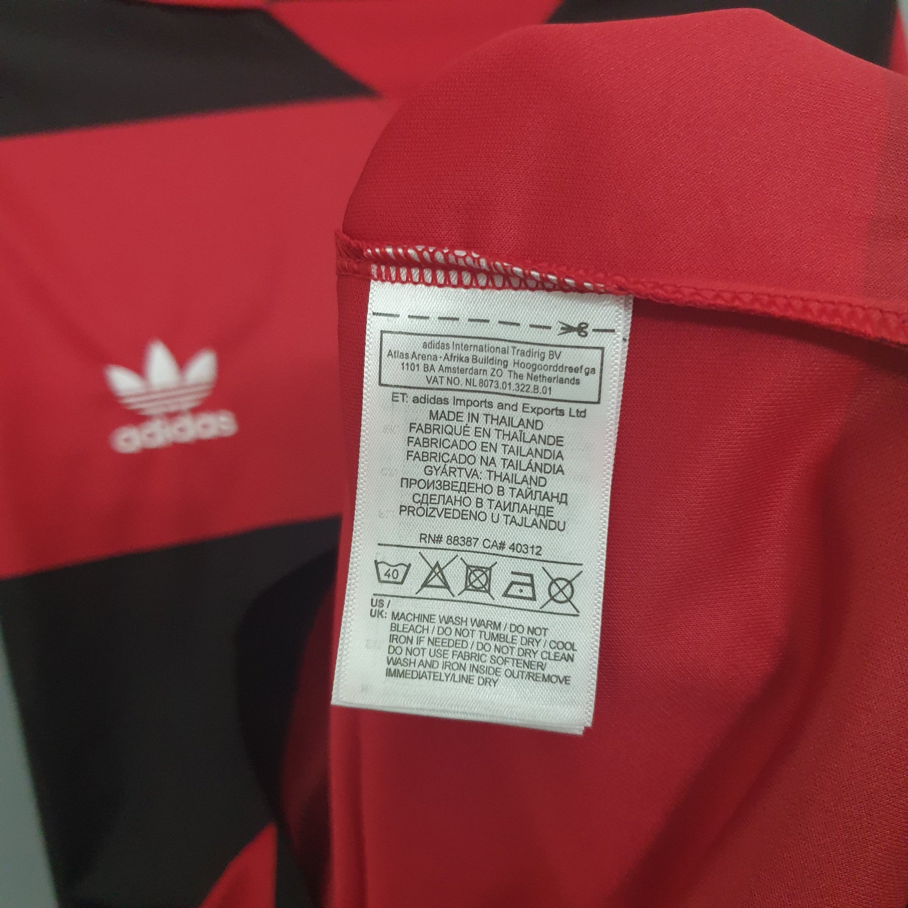 Camisa Flamengo Home 1982 - Umbro Retrô Masculina - Vermelha/Preta