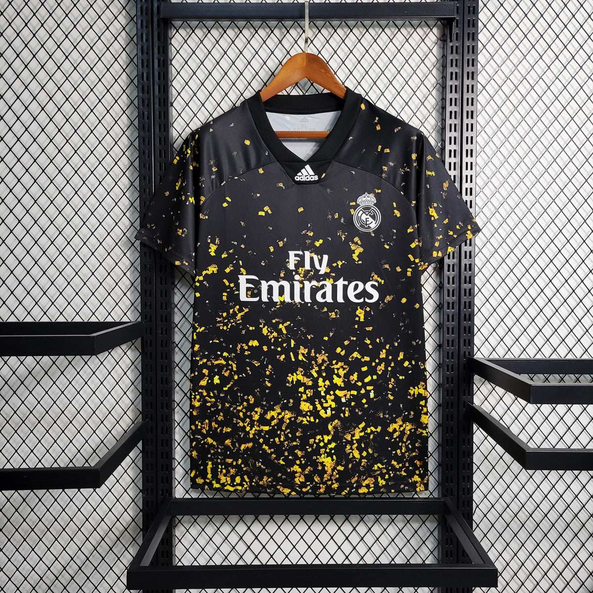 Camisa Real Madrid  Edição Especial 2021/22 - Adidas Torcedor Masculina - Preta/Dourada