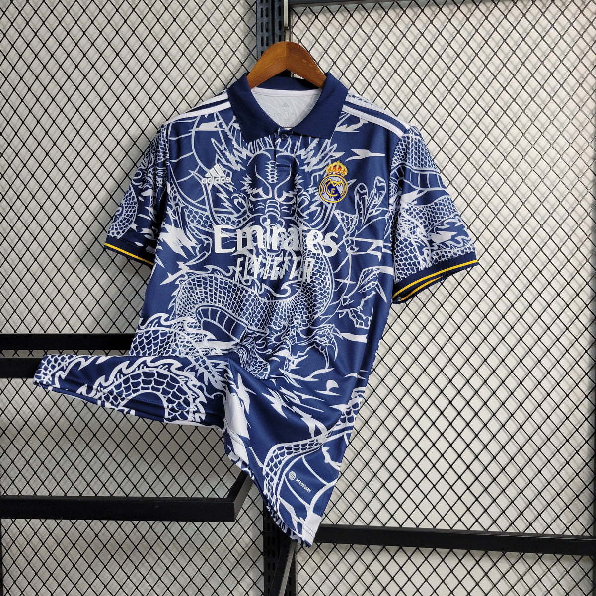 Camisa Real Madrid Edição Especial 2023/24 - Adidas Torcedor Masculina - Azul/Branca