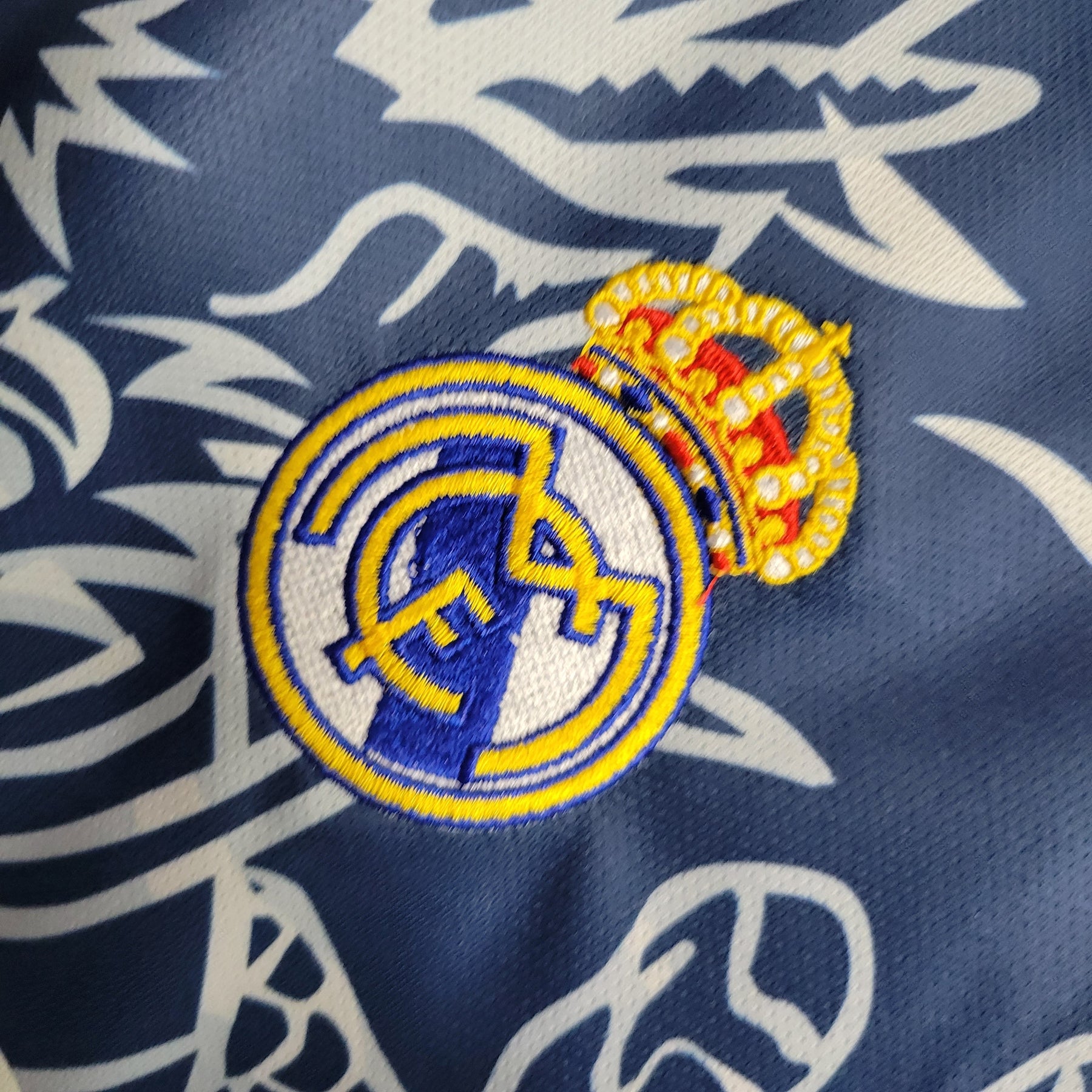 Camisa Real Madrid Edição Especial 2023/24 - Adidas Torcedor Masculina - Azul/Branca