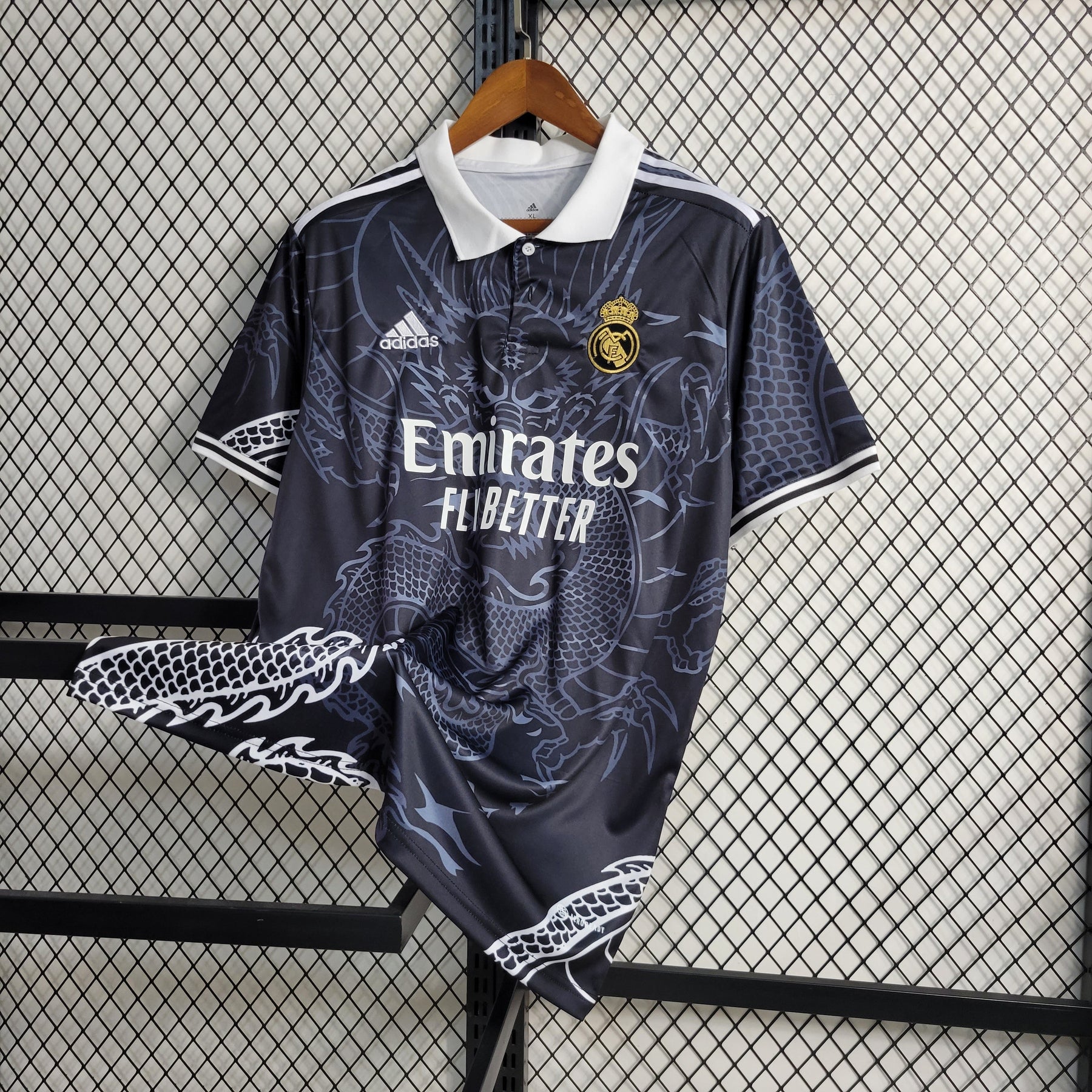 Camisa Real Madrid Edição Especial 2023/24 - Adidas Torcedor Masculina - Preta