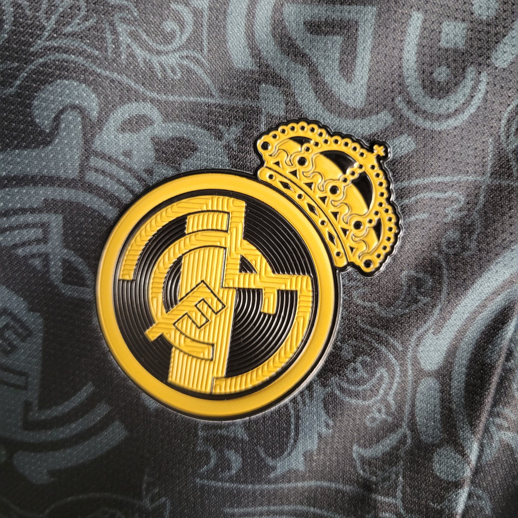 Camisa Real Madrid 2023/24 - Adidas Torcedor Masculina - Preta/Dourada