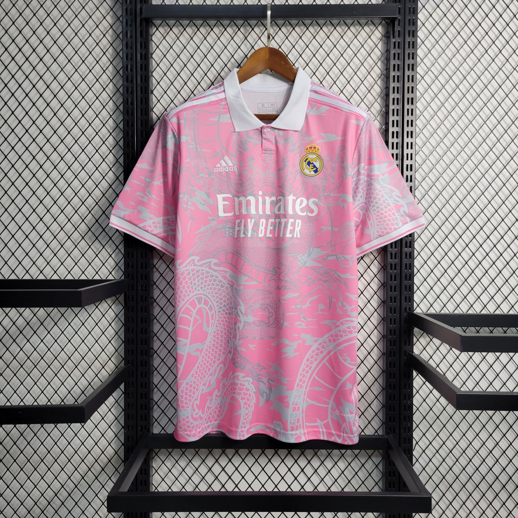 Camisa Real Madrid Edição Especial 2023/24 - Adidas Torcedor Masculina - Rosa/Branca