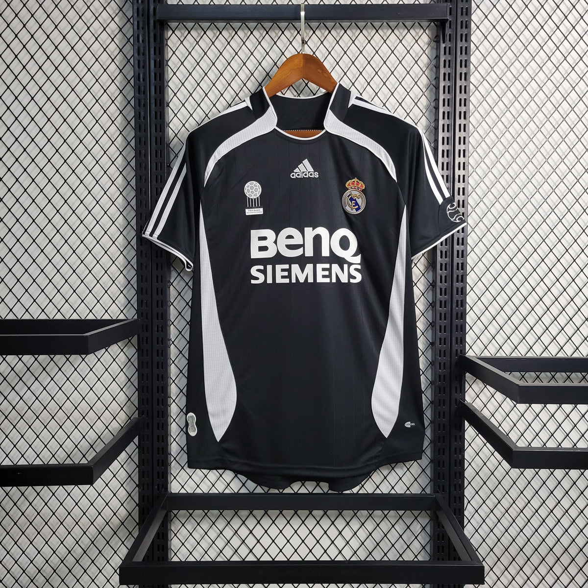 Camisa Real Madrid Away 2006/07 - Adidas Retrô Masculina - Preta/Branca