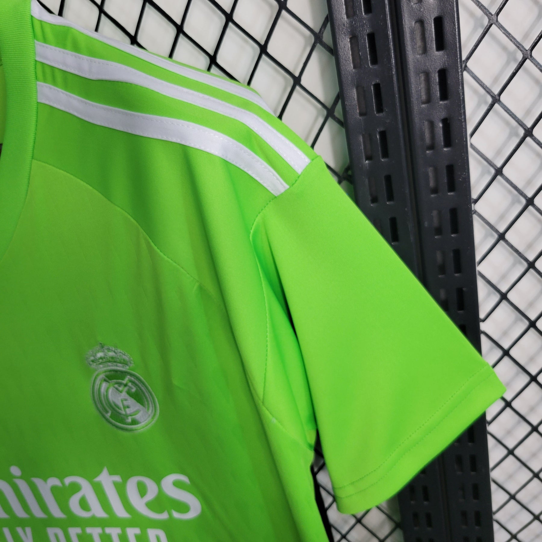 Camisa Real Madrid Goleiro 2023/24 - Adidas Torcedor Masculina - Verde/Branca