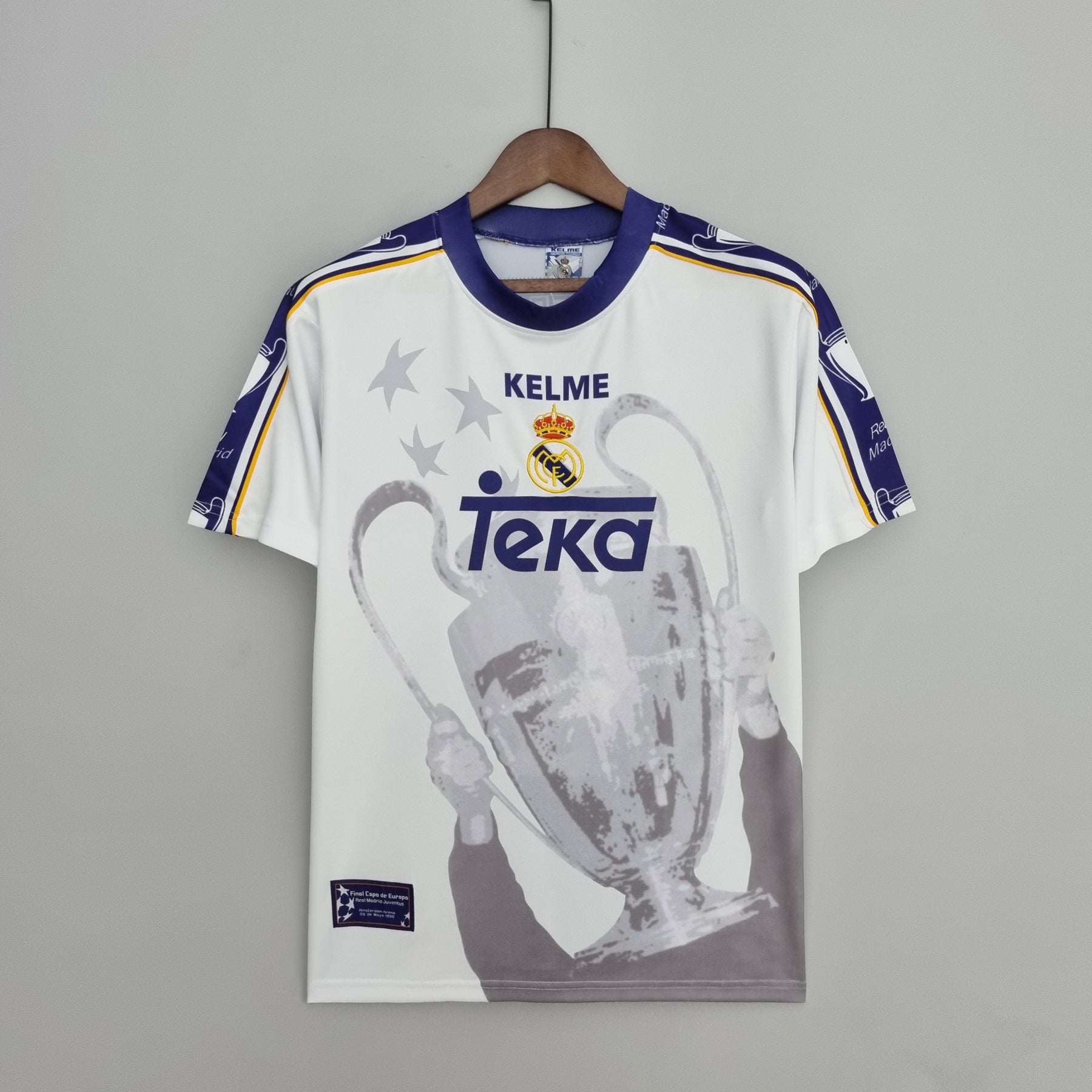 Camisa Real Madrid 1997/98 - Kelme Retrô Masculina - 7 Champions League - Branca/Azul