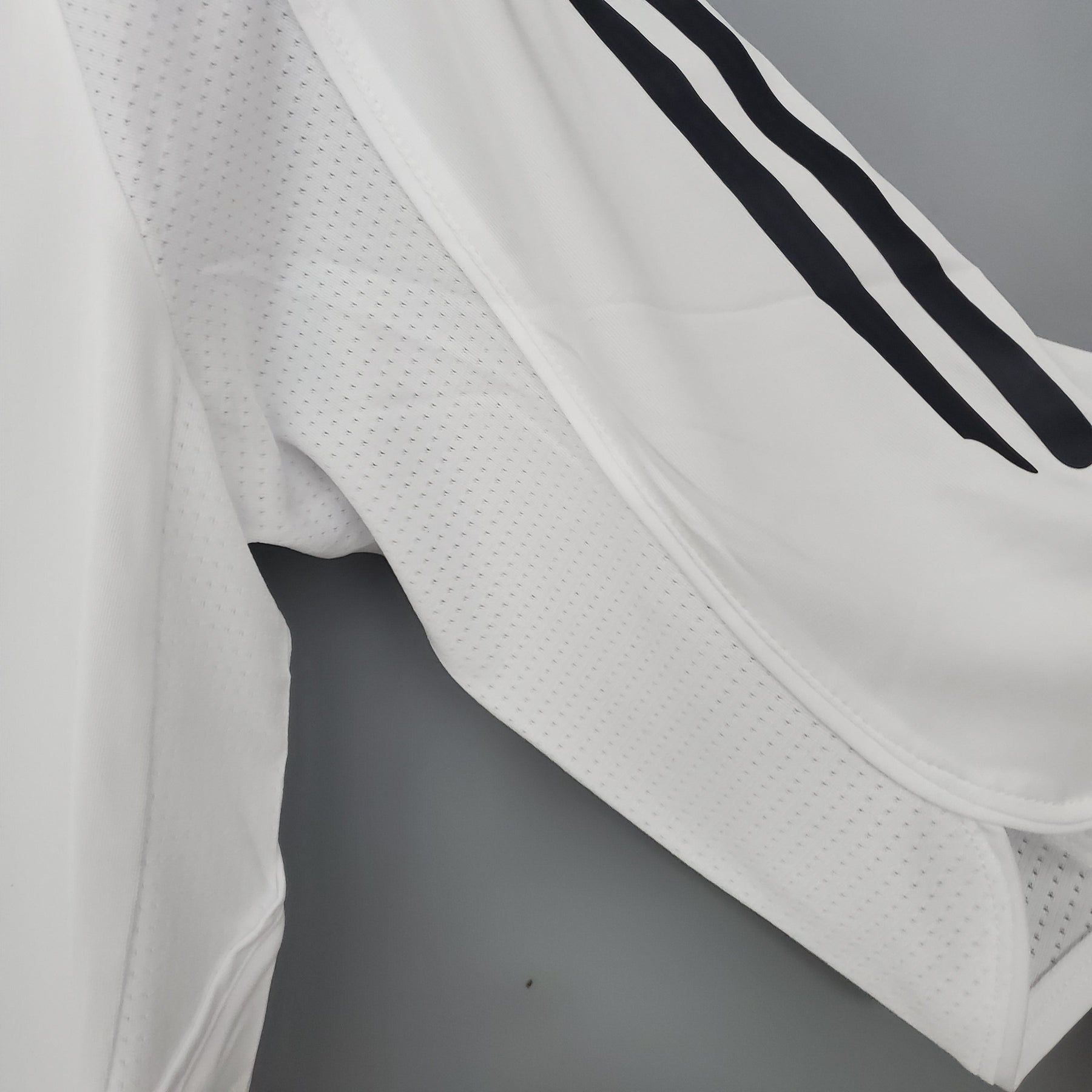 Camisa Real Madrid Home 2005/06 - Adidas Retrô Masculina - Branca/Preta