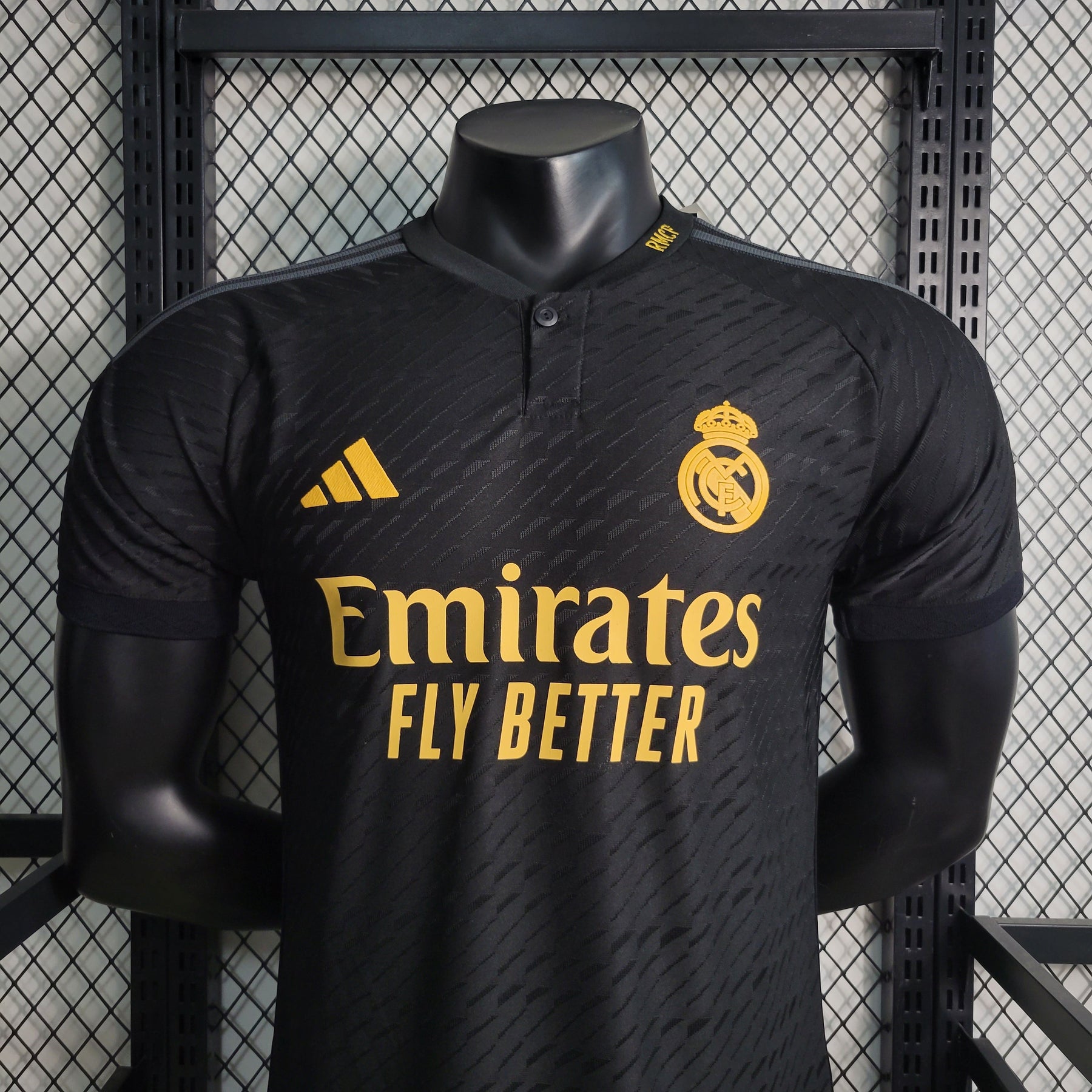 Camisa Real Madrid Third 2023/24 - Adidas Jogador Masculina - Preta/Amarela