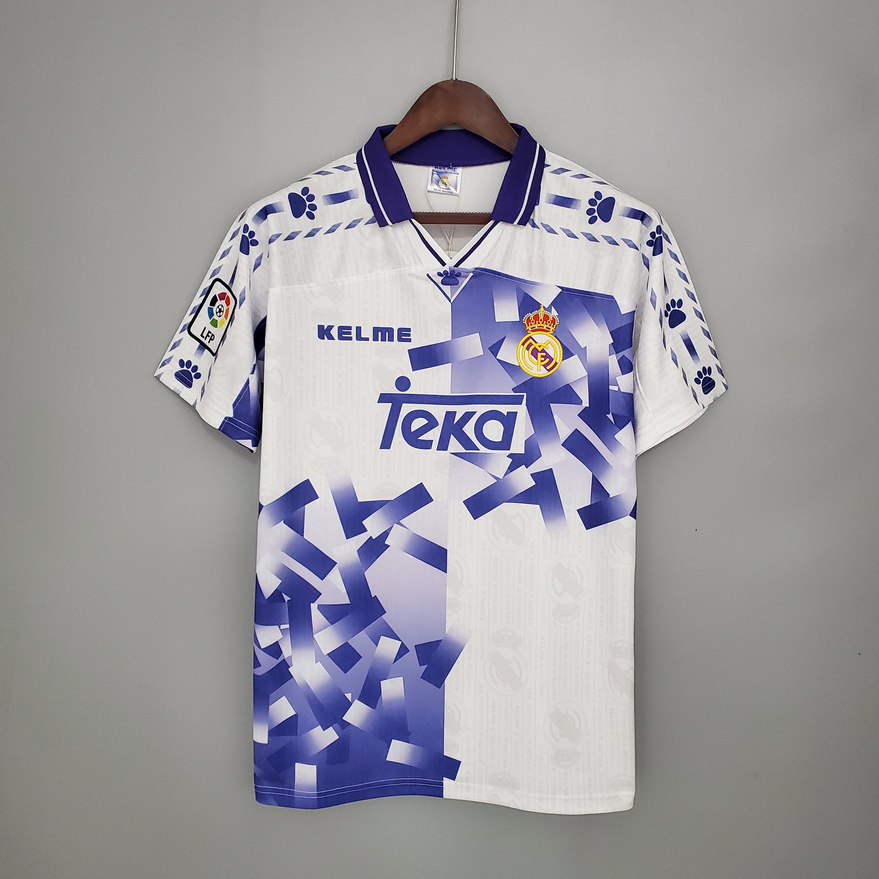 Camisa Real Madrid Third 1996/97 - Kelme Retrô Masculina - Branca/Roxa