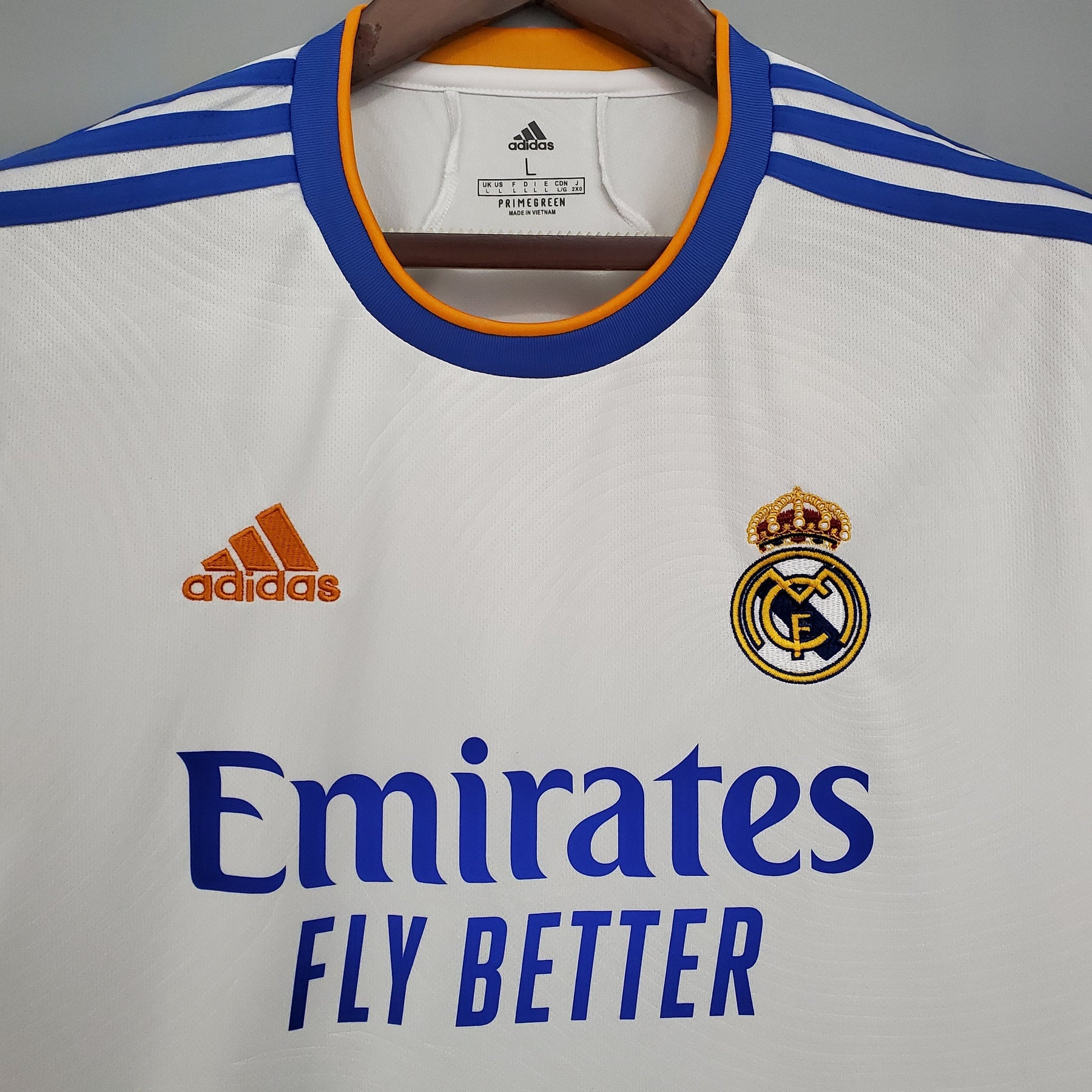 Camisa Real Madrid Home 2021/22 - Adidas Torcedor Masculina - Branca/Azul