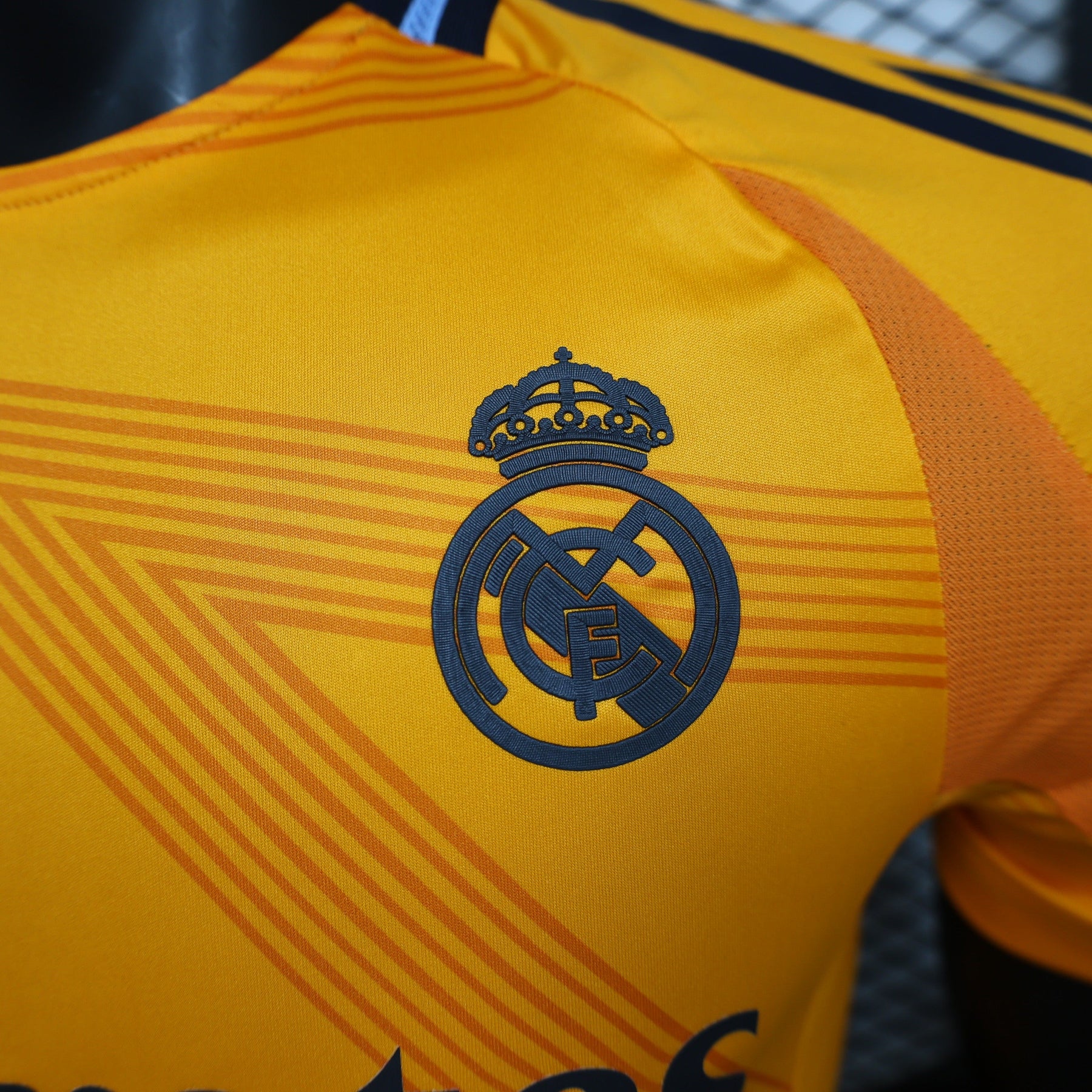 Camisa Real Madrid Away 2024/25 - Adidas Jogador Masculina - Laranja/Preta