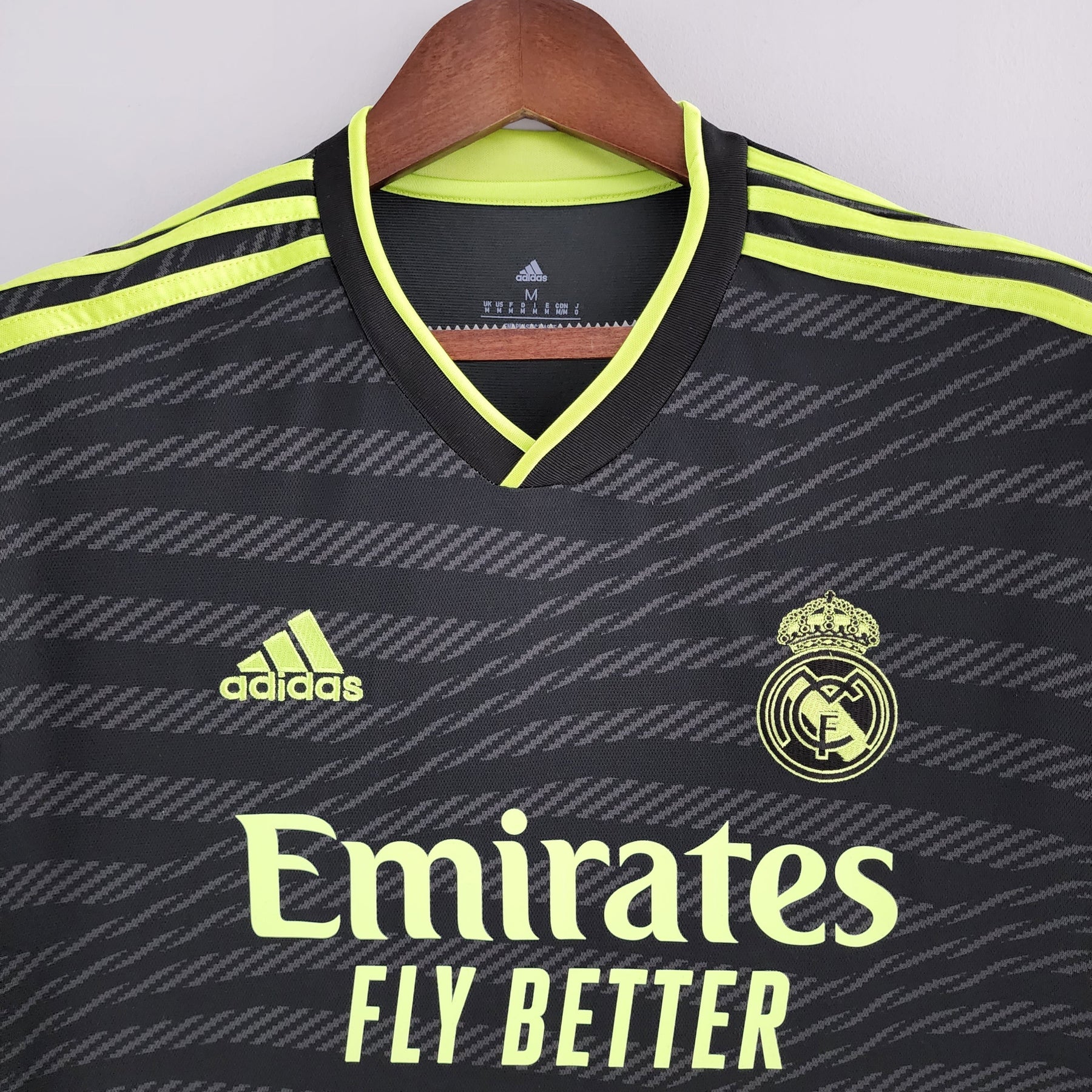 Camisa Real Madrid Third 2022/23 - Adidas Torcedor Masculina - Preta/Verde