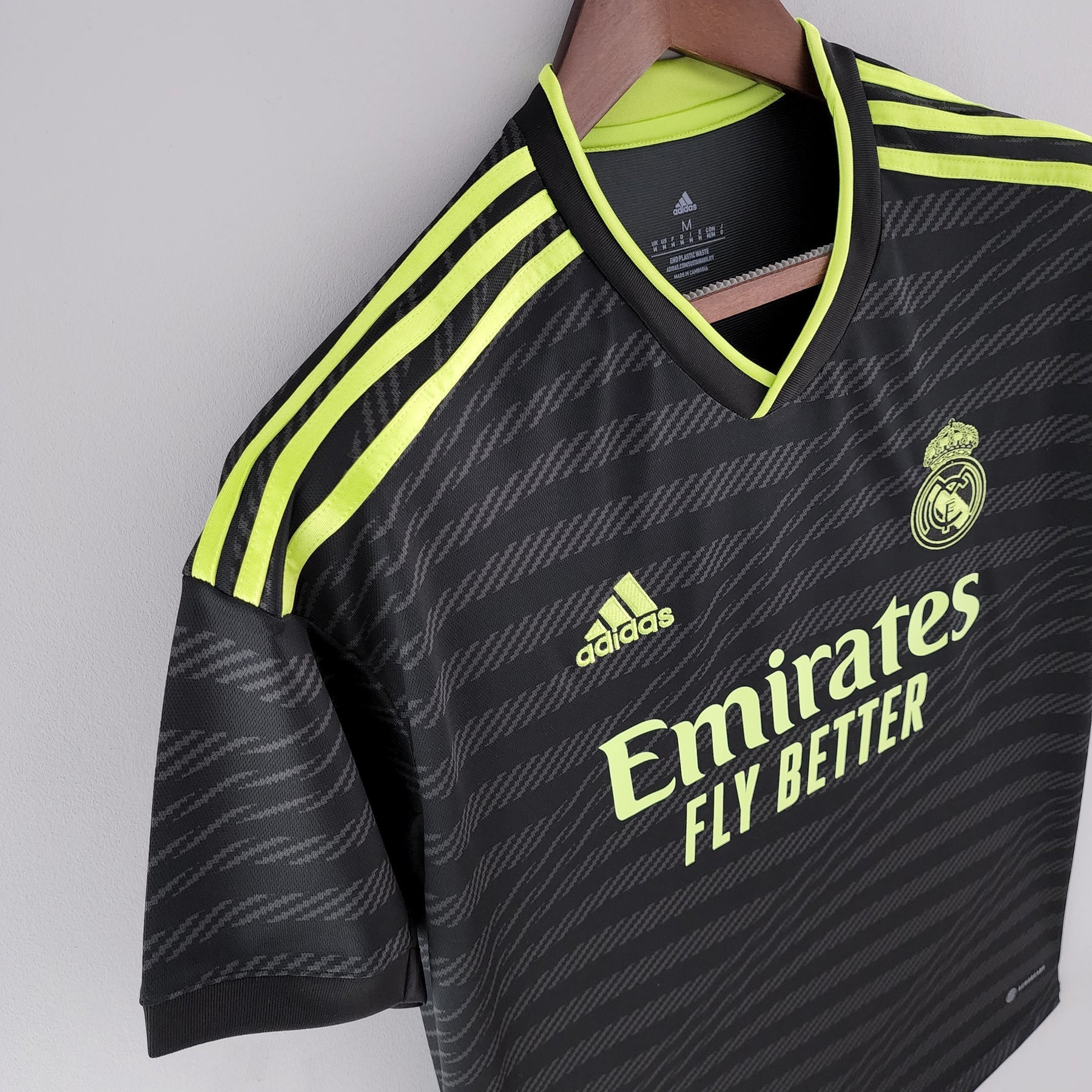 Camisa Real Madrid Third 2022/23 - Adidas Torcedor Masculina - Preta/Verde