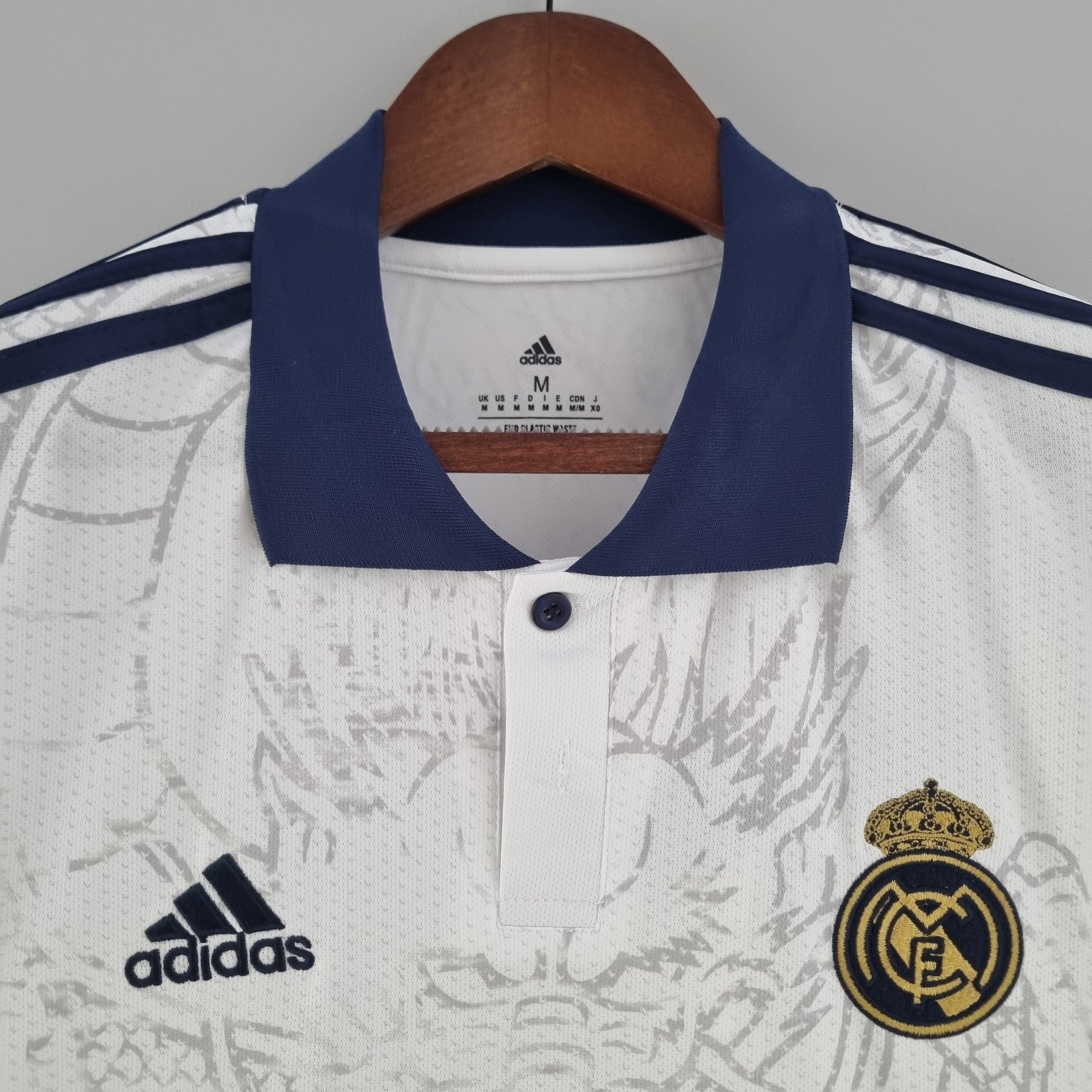 Camisa Real Madrid Edição Especial 2022/23 - Adidas Torcedor Masculina - Branca/Azul