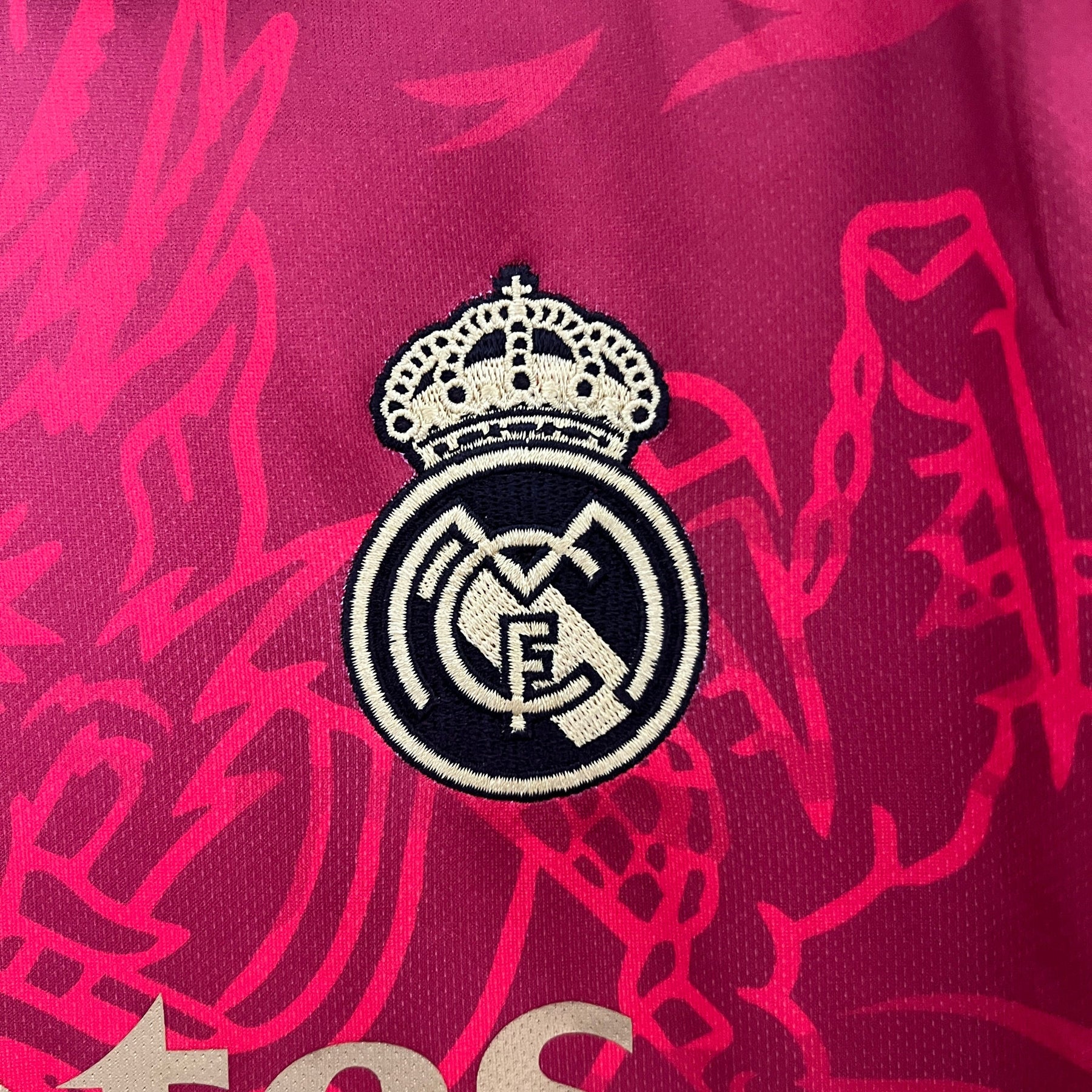 Camisa Real Madrid Edição Especial 2024/25 - Adidas Torcedor Masculina - Vermelha/Dourada