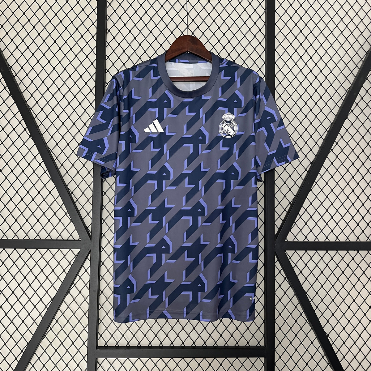 Camisa Real Madrid treino 2024/25 - Adidas Torcedor Masculina - Azul/Lilás