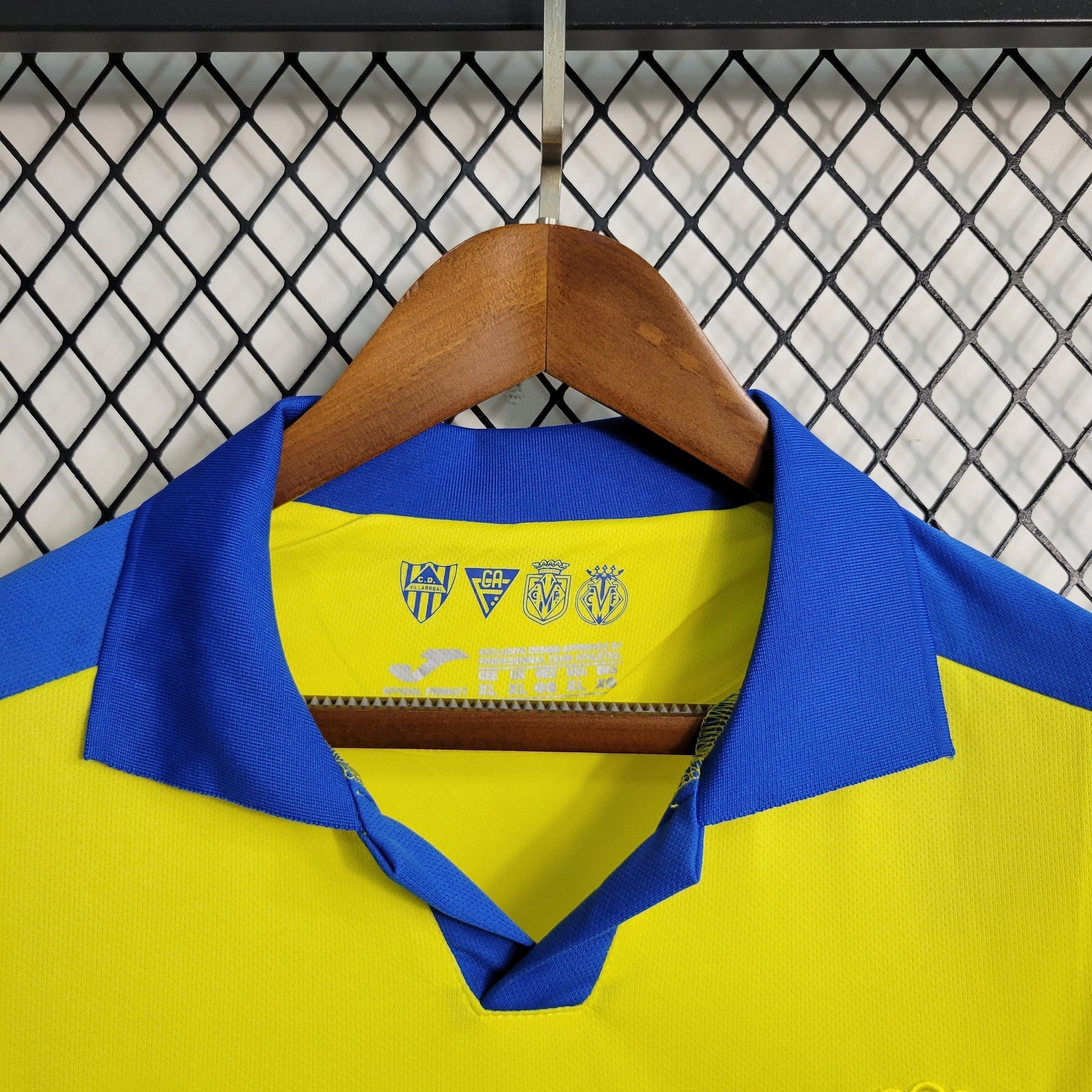 Camisa Villarreal Edição Especial 2023/24 - Torcedor Masculina - Amarela/Azul