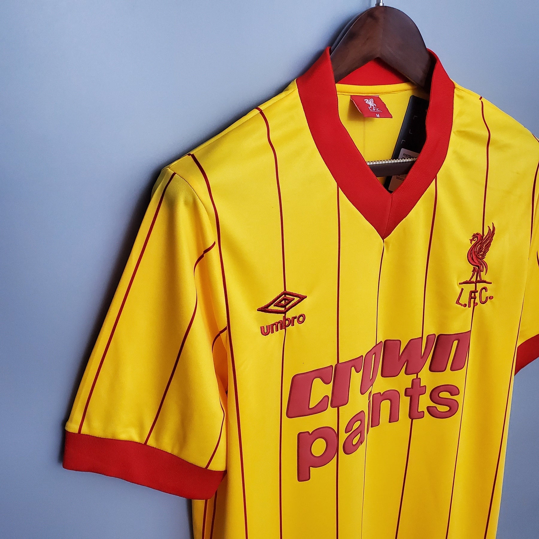 Camisa Liverpool Away 1984 - Umbro Retrô Masculina - Amarela/Vermelha