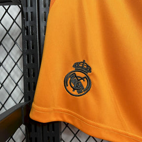 Shorts Real Madrid Away 2024/25 - Adidas Torcedor Masculina - Laranja/Preta