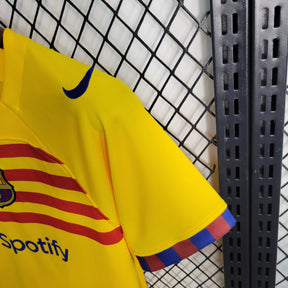 Kit Infantil Barcelona 2023/24 - Nike Torcedor - Amarela/Vermelha