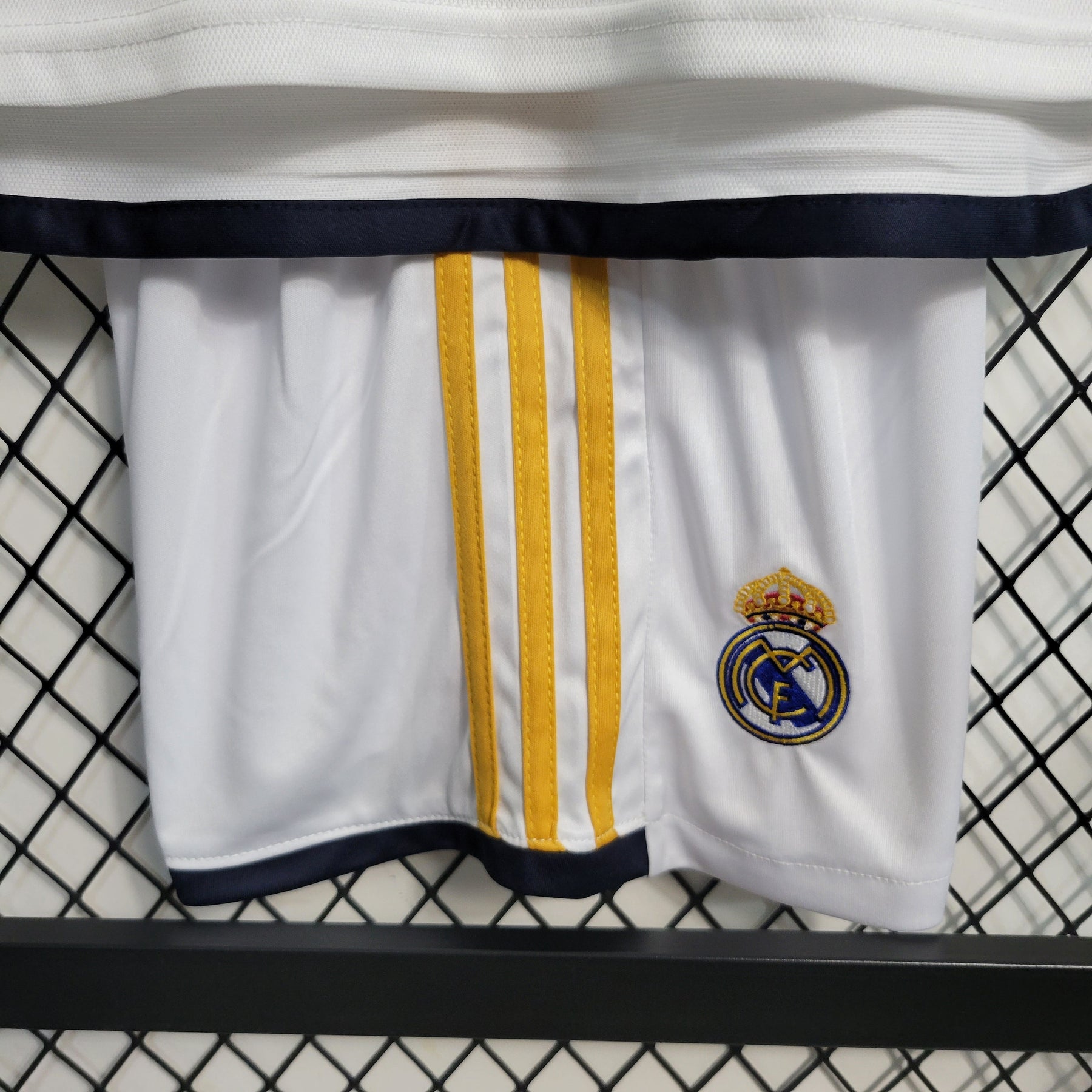 Kit Infantil Real Madrid Home 2023/24 - Adidas Torcedor - Branca