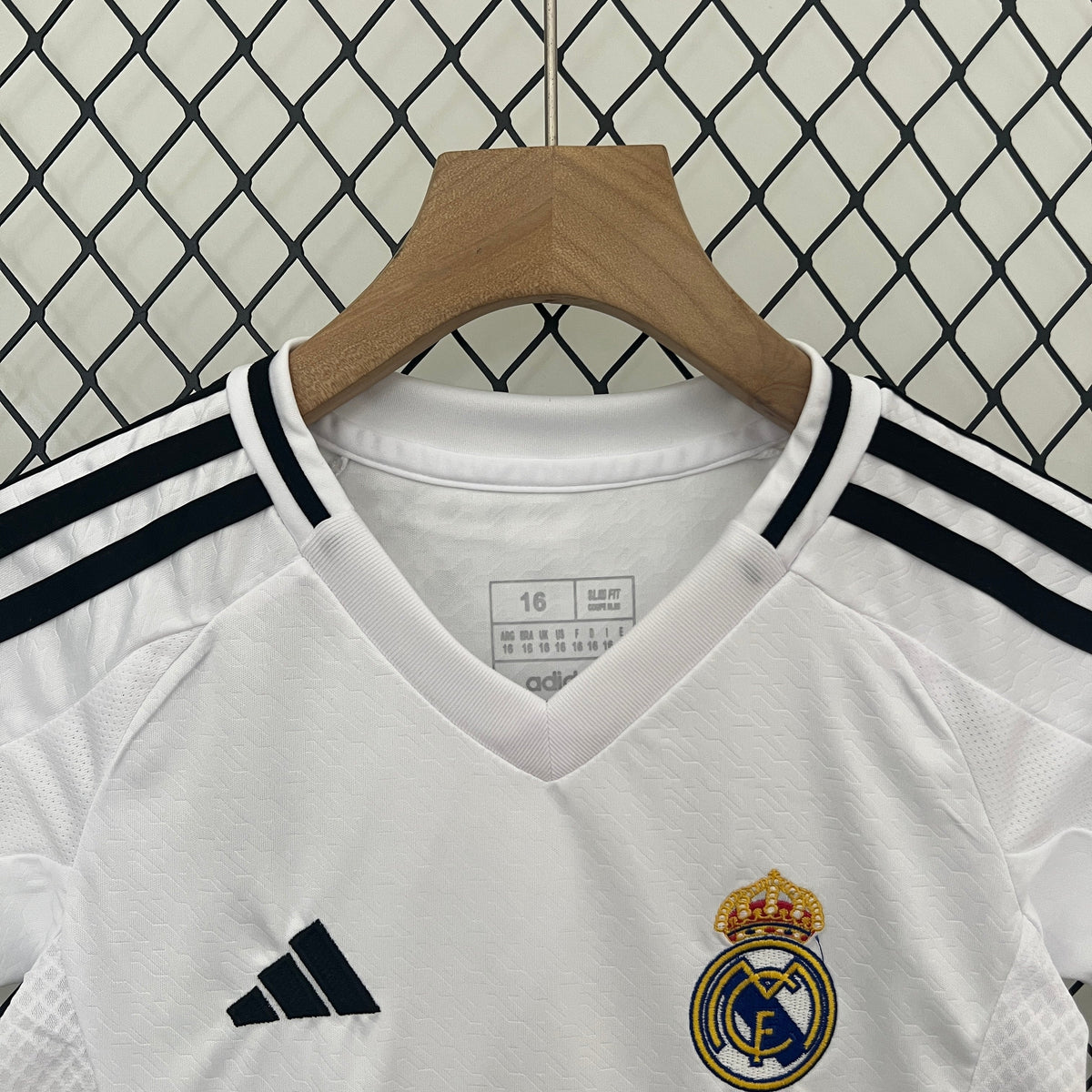 Kit Infantil Real Madrid Home 2024/25 - Adidas Torcedor - Branca/Preta