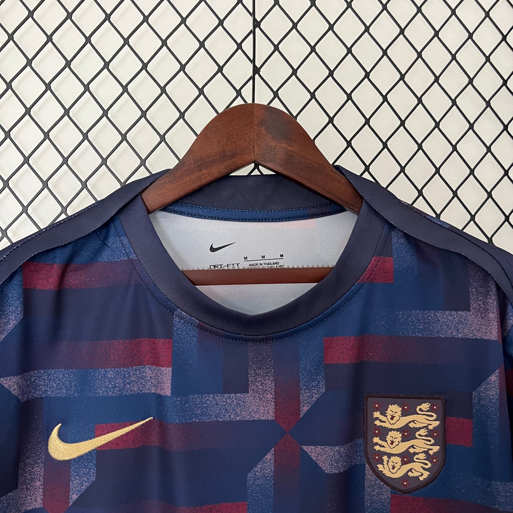 Camisa Seleção Inglaterra Treino 2024/25 - Nike Torcedor Masculina - Azul/Vermelha