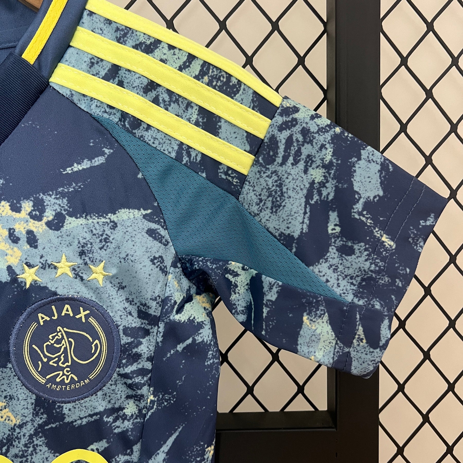 Kit Infantil Ajax Away 2024/25 - Adidas Torcedor - Azul/Amarela